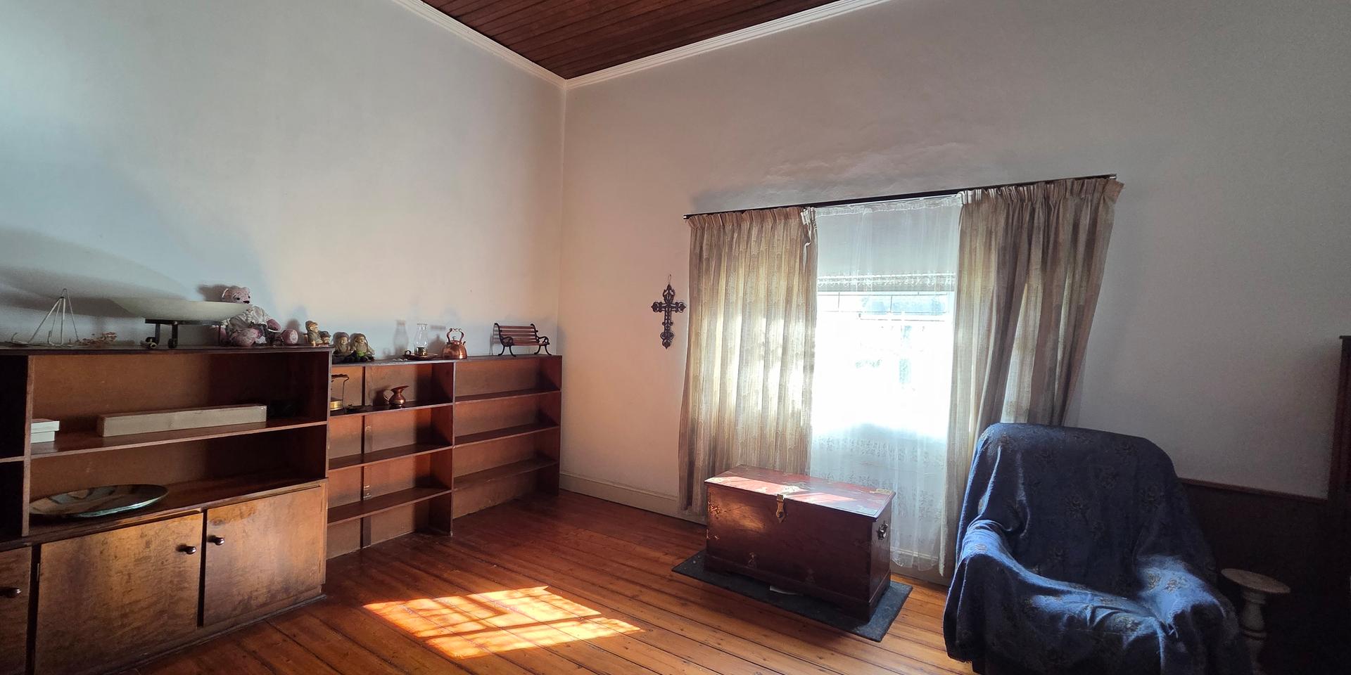 Image 2 of 6