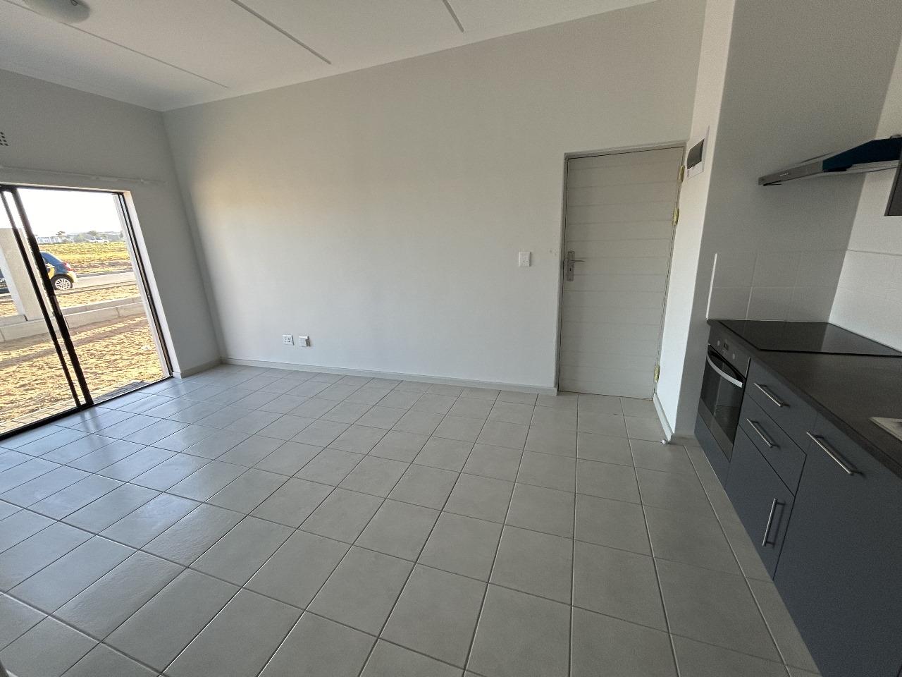 Image 4 of 6