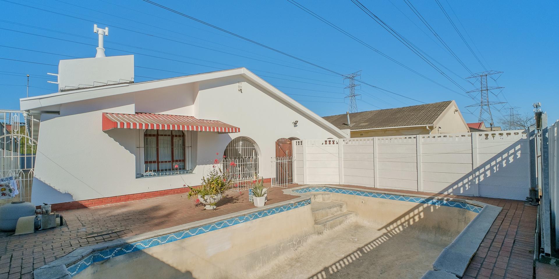 Image 4 of 6