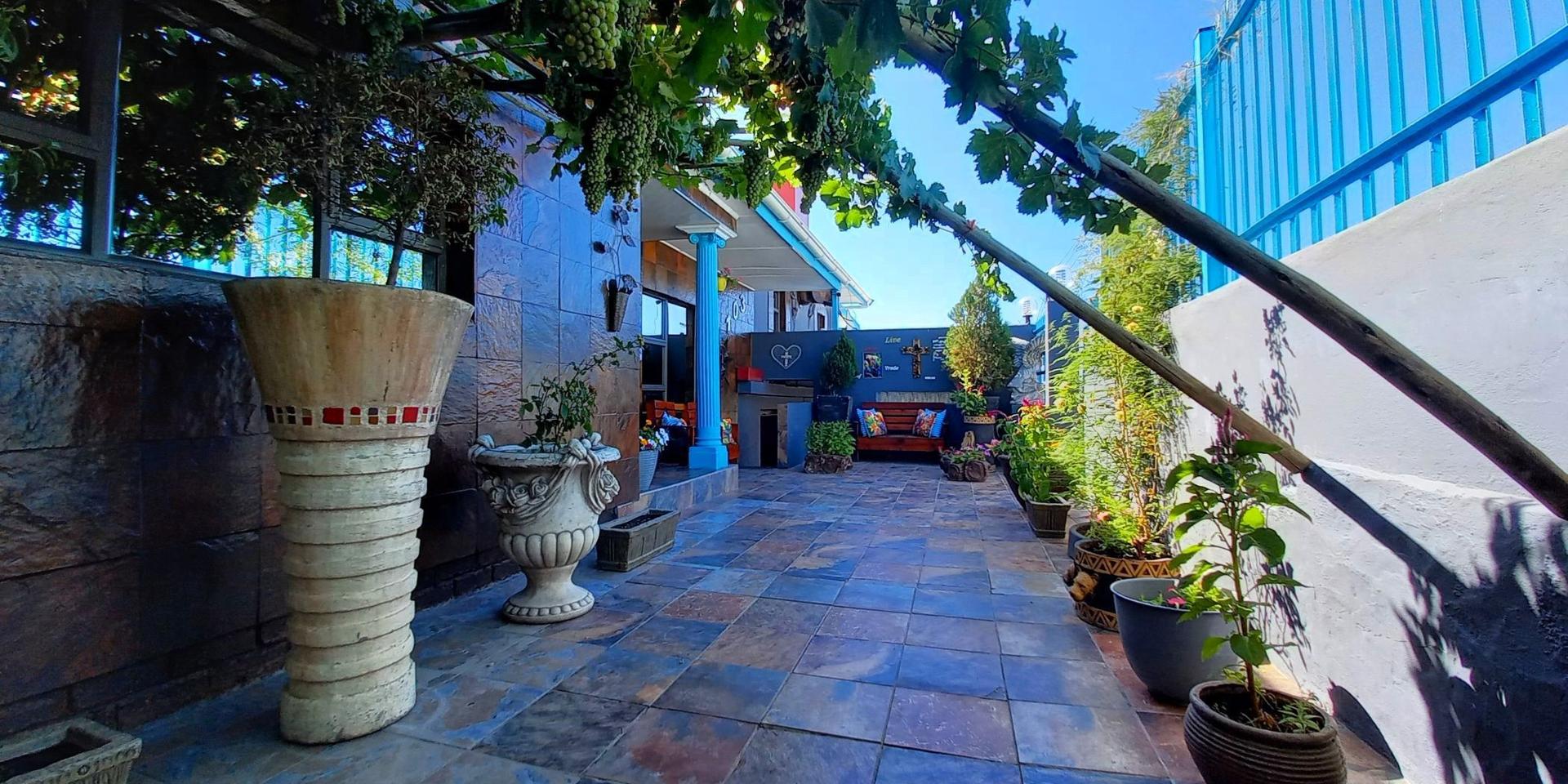 Image 4 of 6