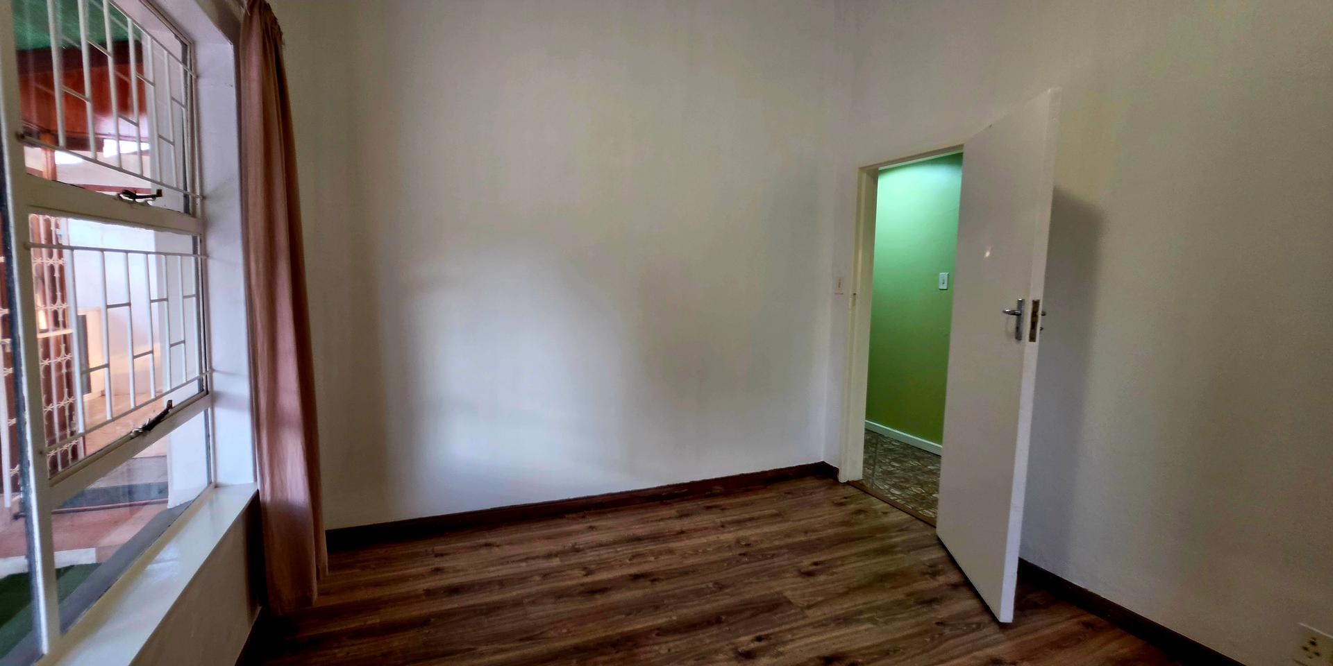 Image 5 of 6