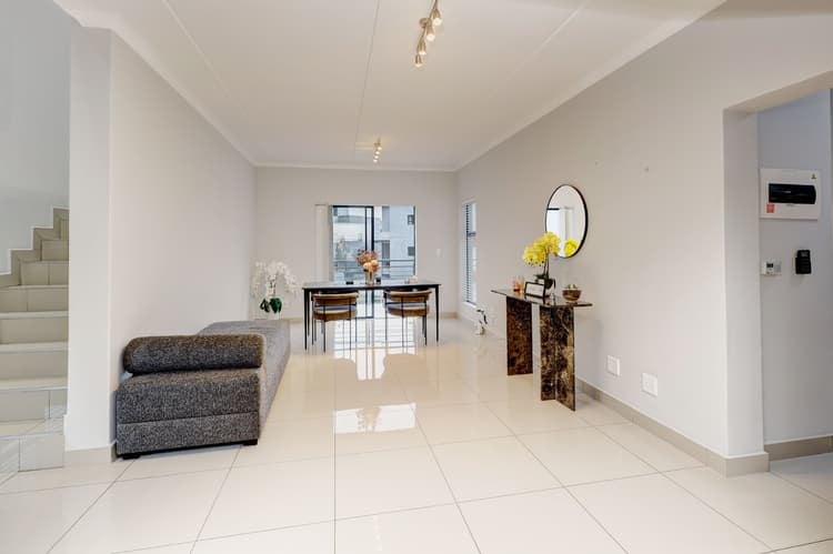 Main property image