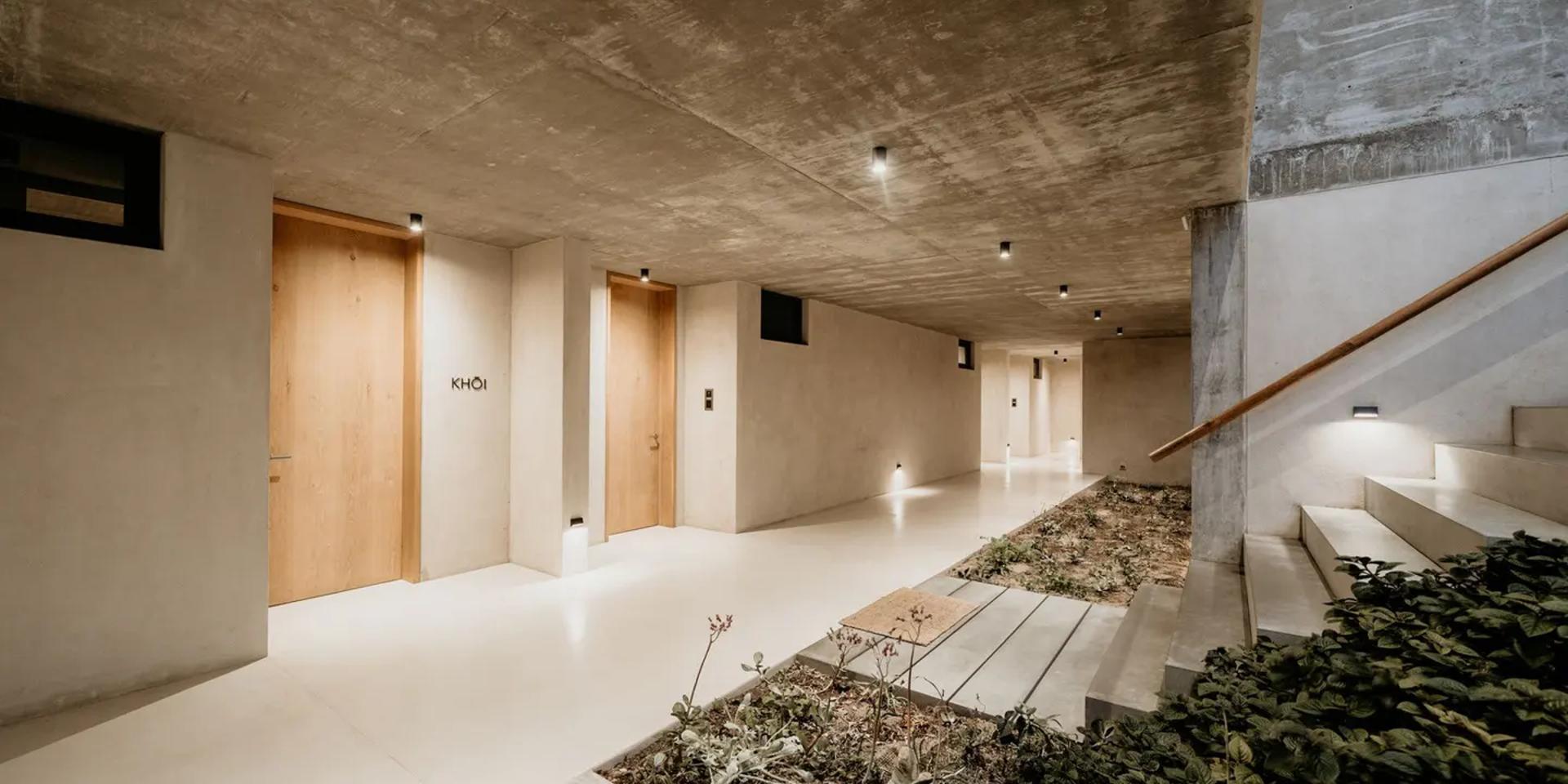 Image 4 of 6