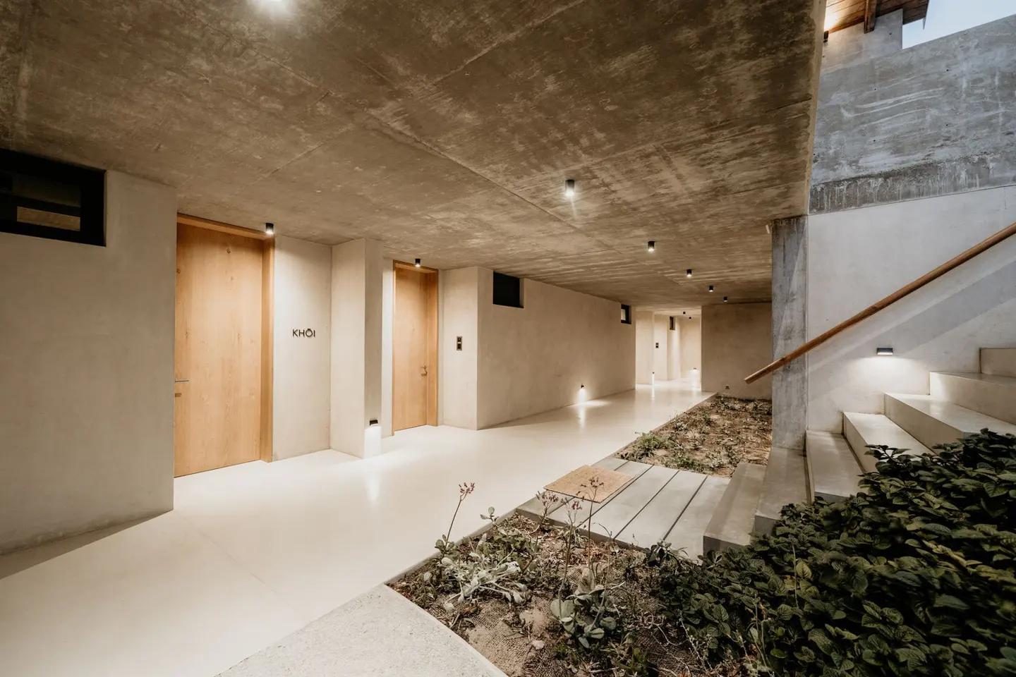 Image 4 of 6