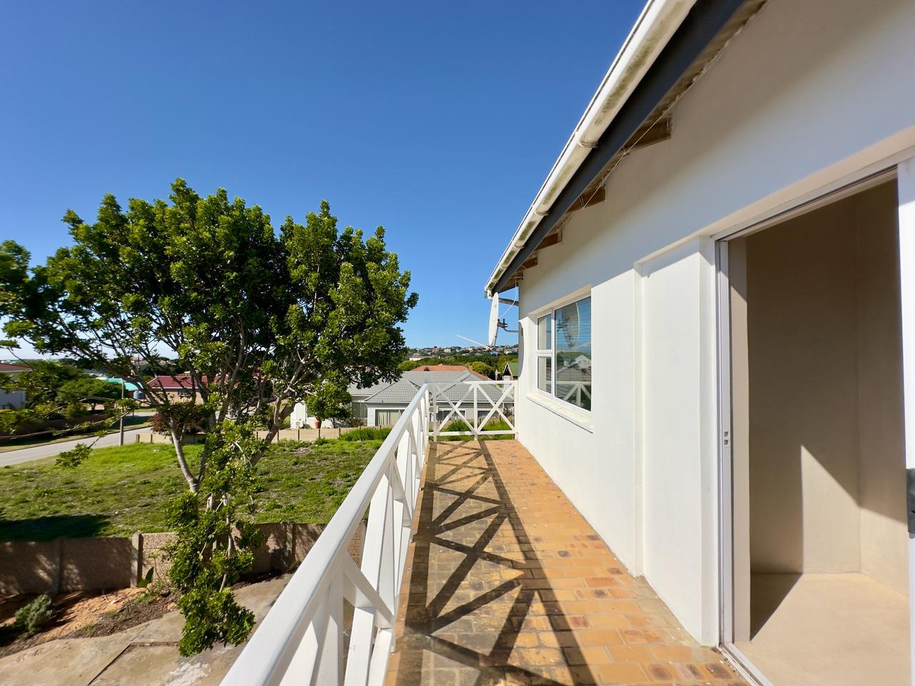 Image 4 of 6