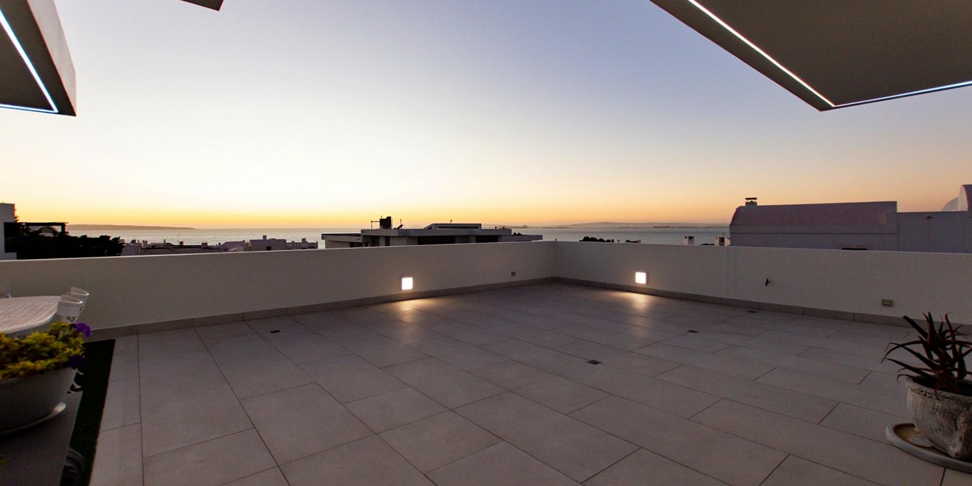 Image 4 of 6