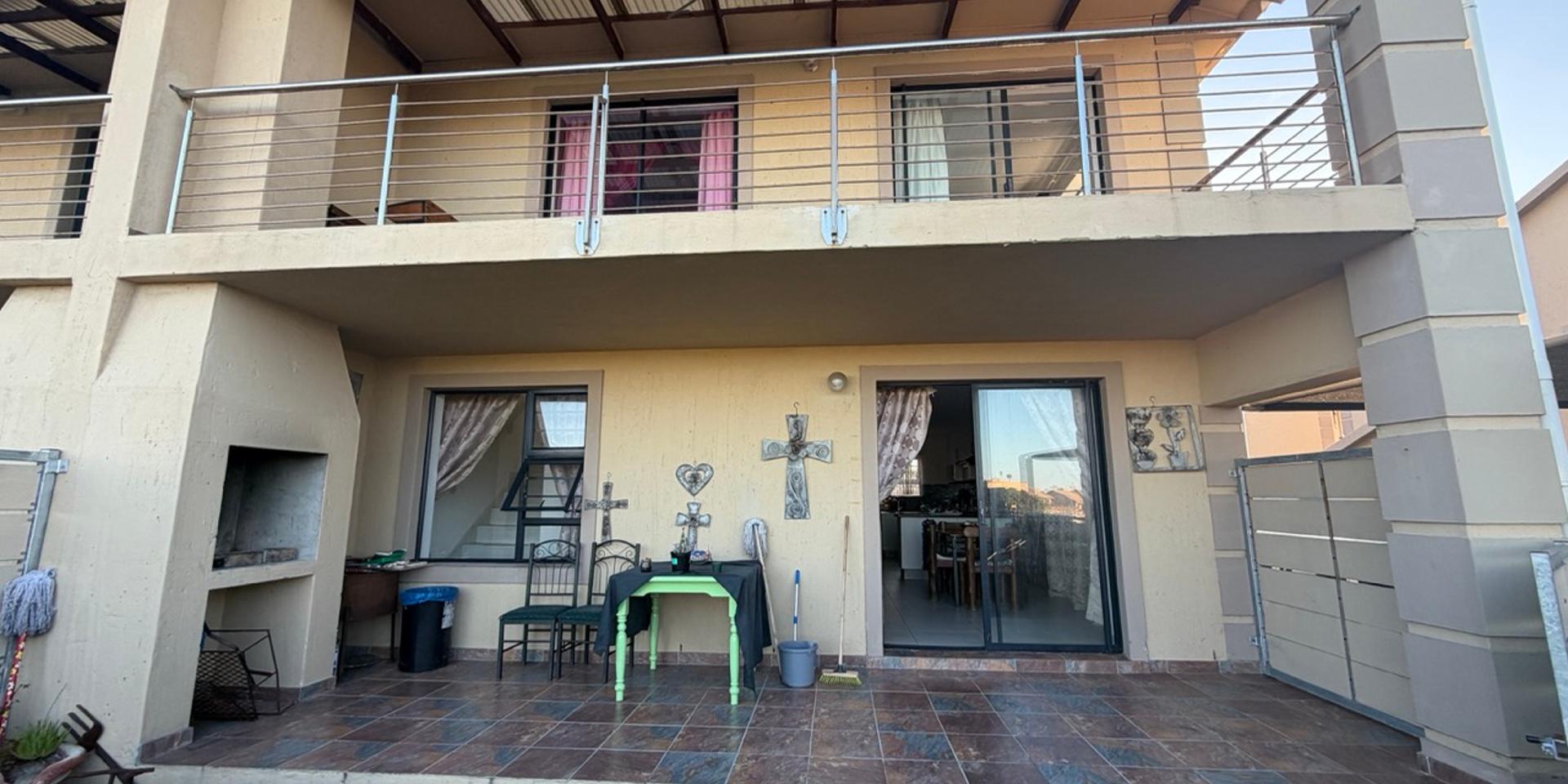 Image 4 of 6