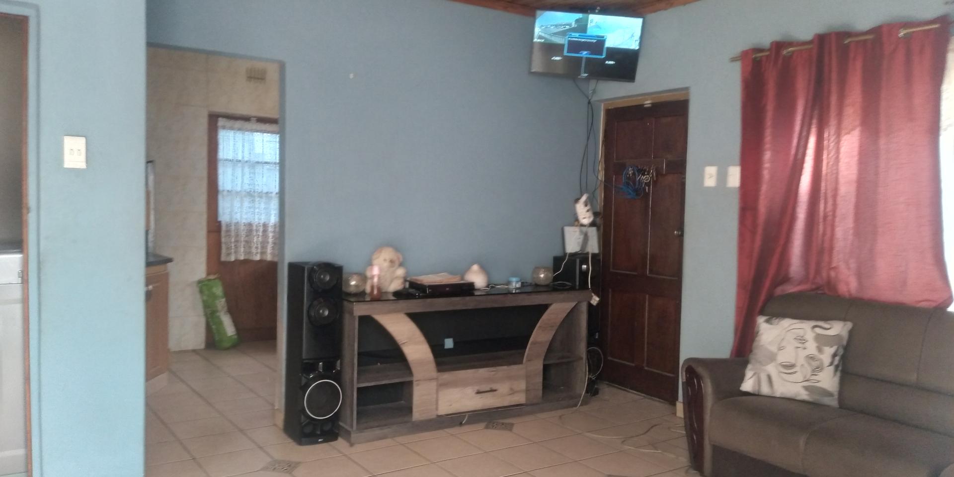 Image 3 of 6