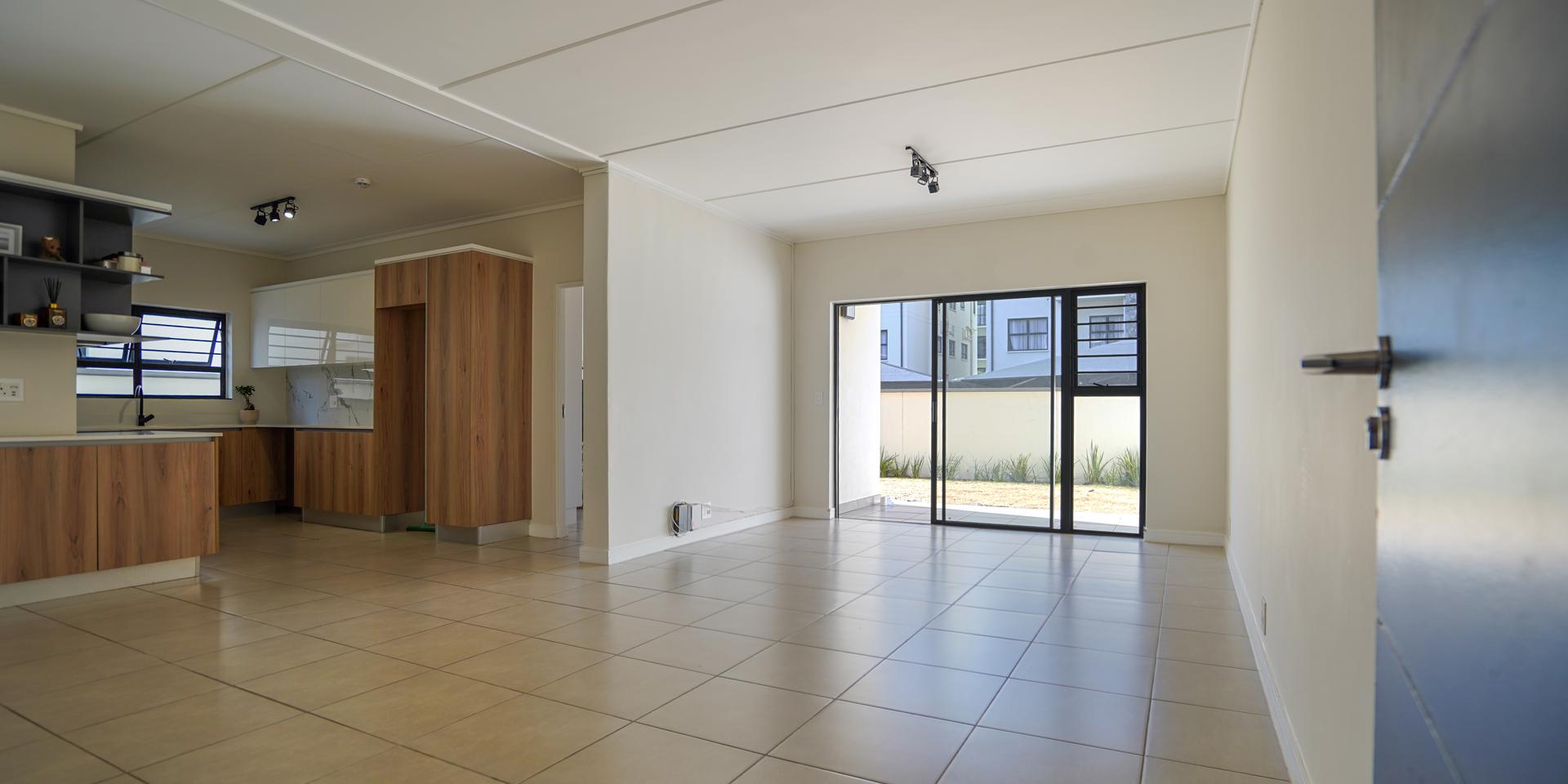 Image 2 of 6
