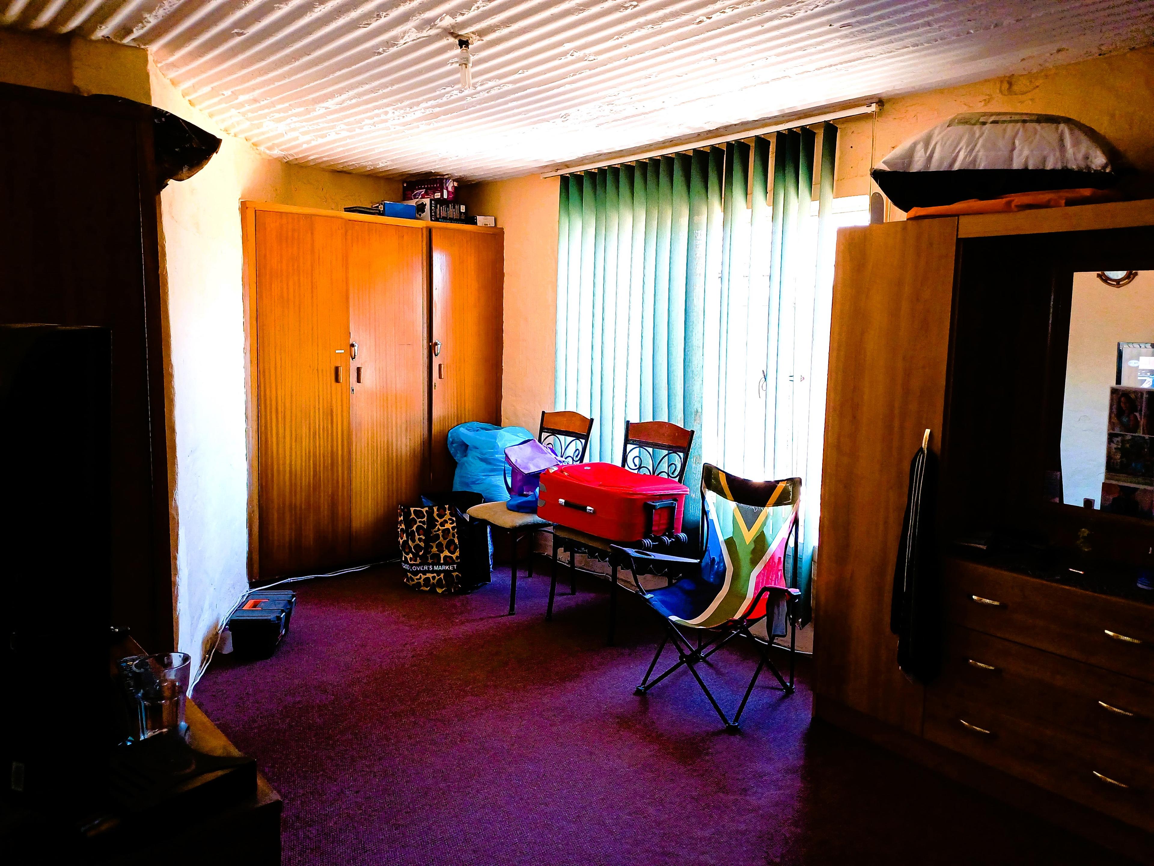 Image 3 of 6