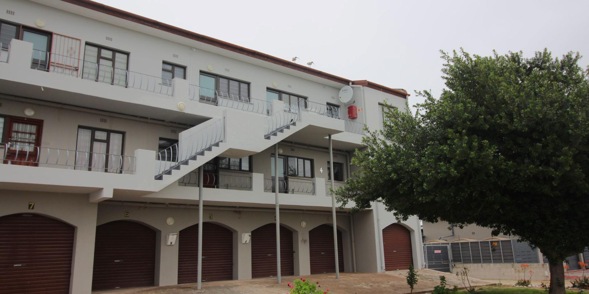 Image 4 of 6