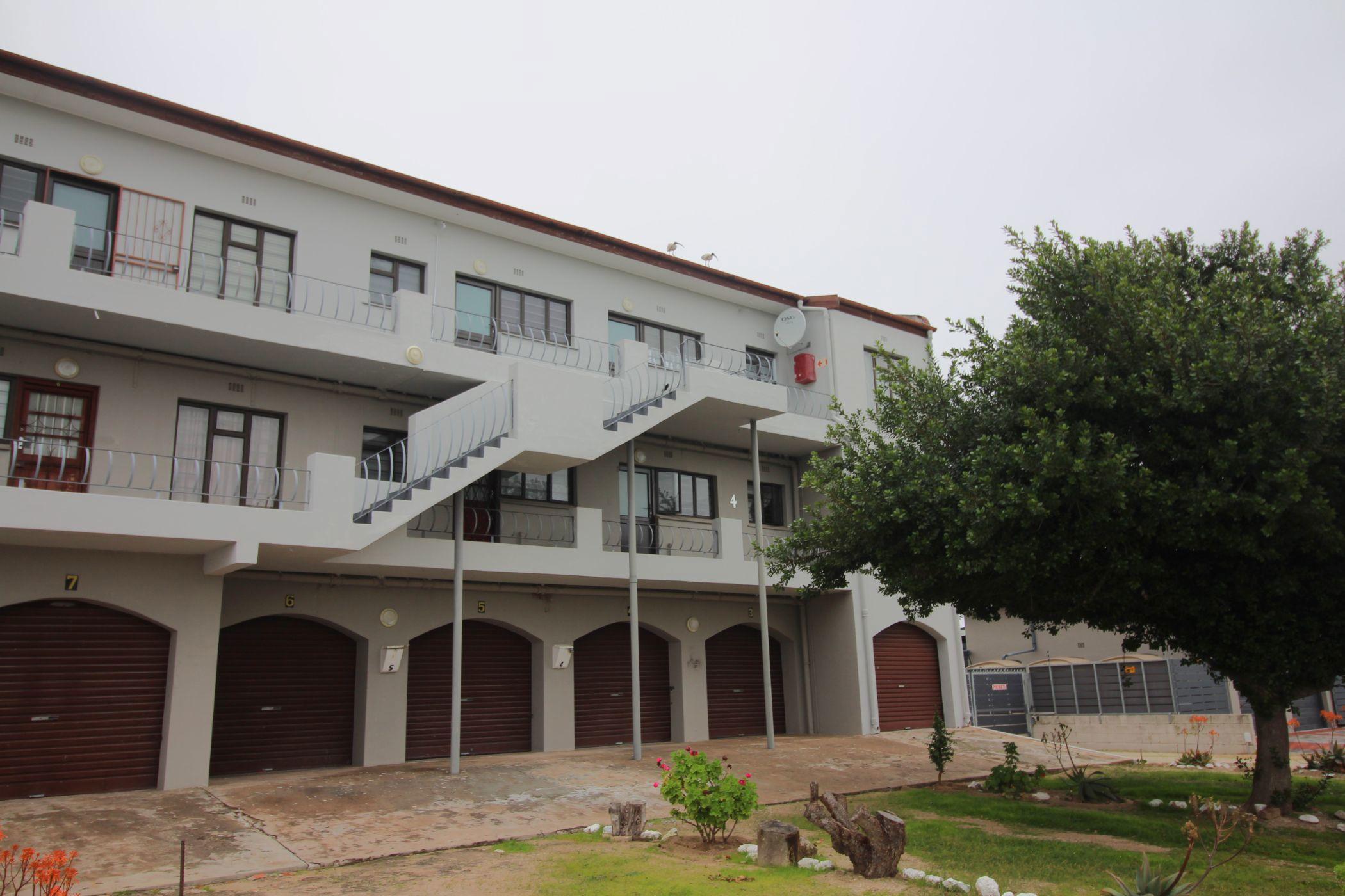 Image 4 of 6