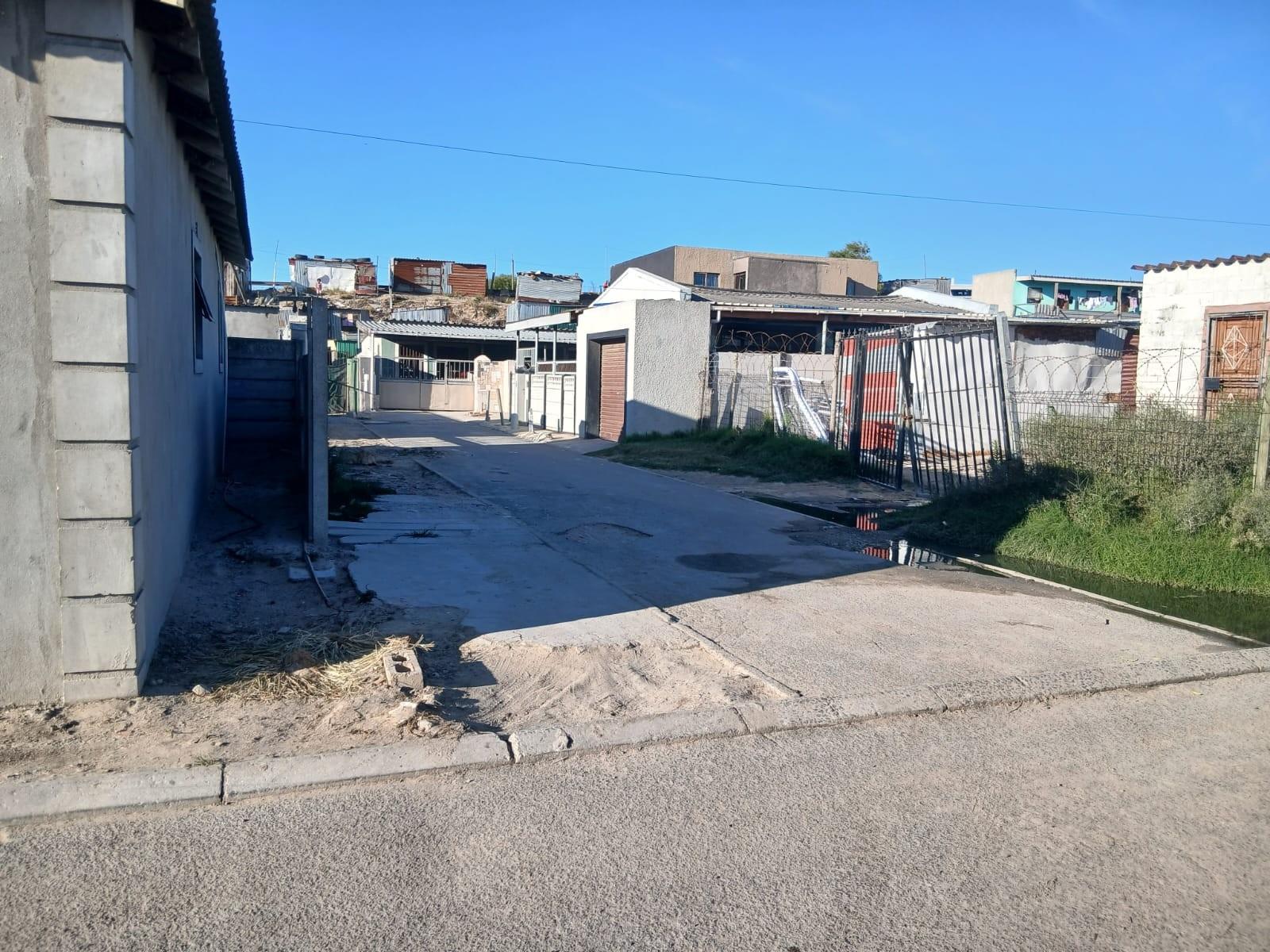 Image 1 of 6