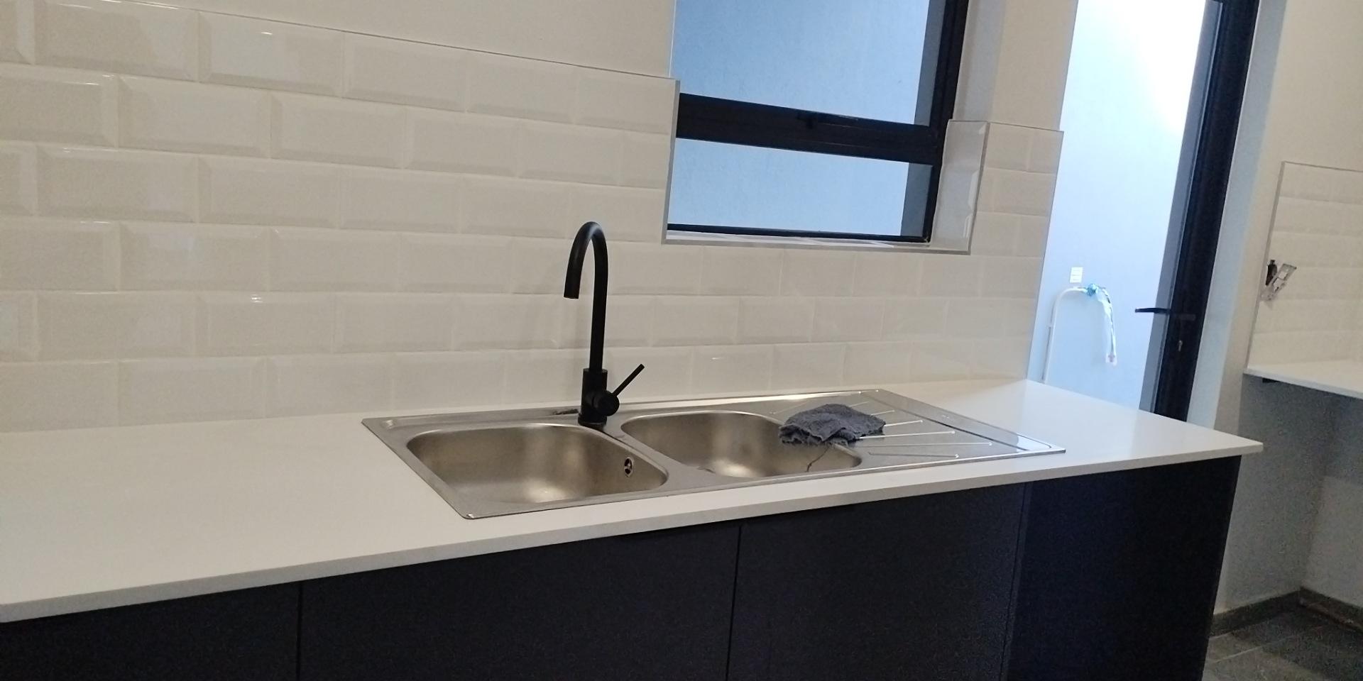 Image 5 of 6