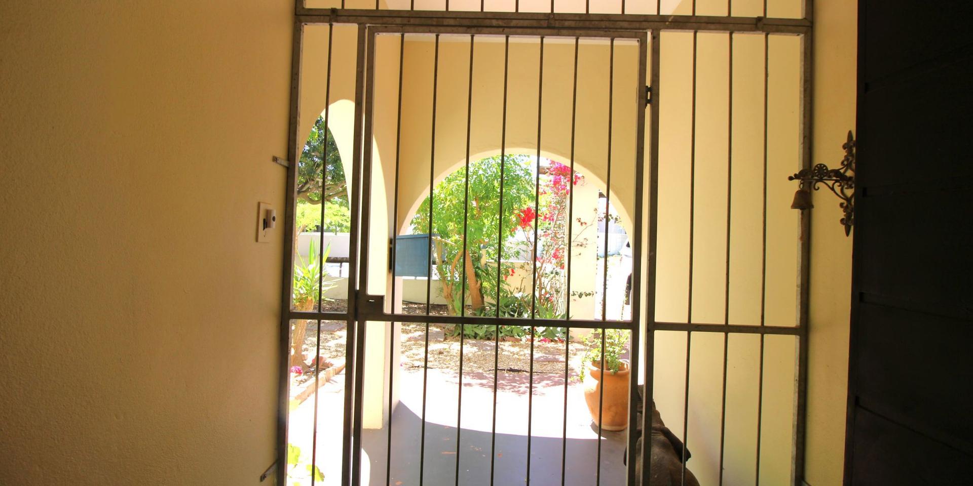 Image 3 of 6