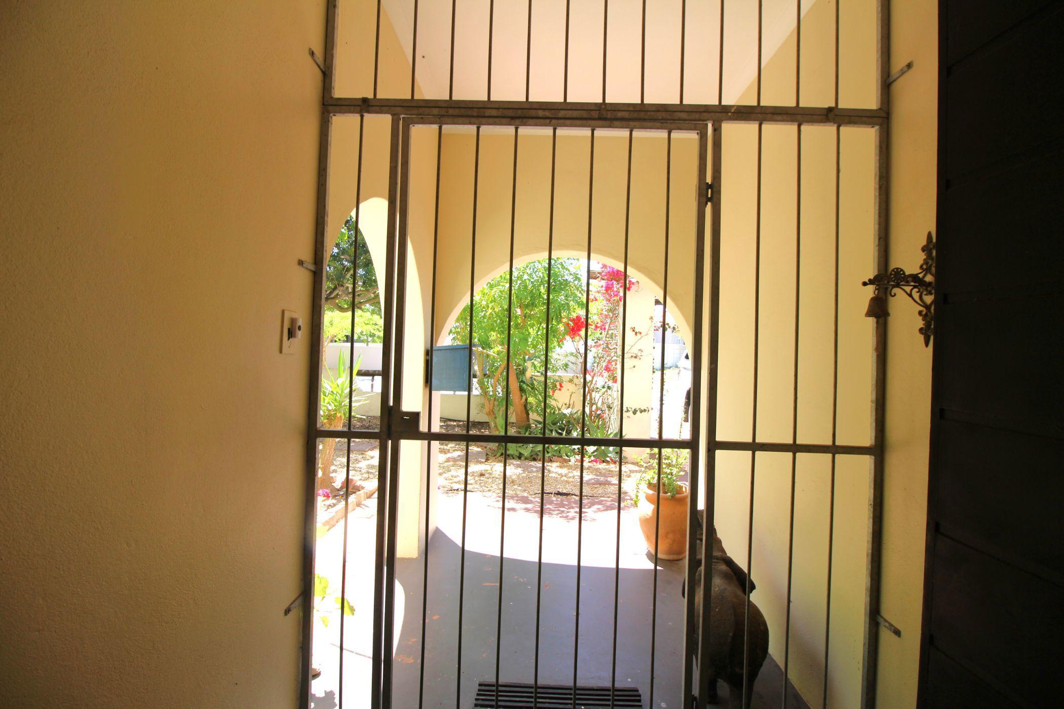 Image 3 of 6