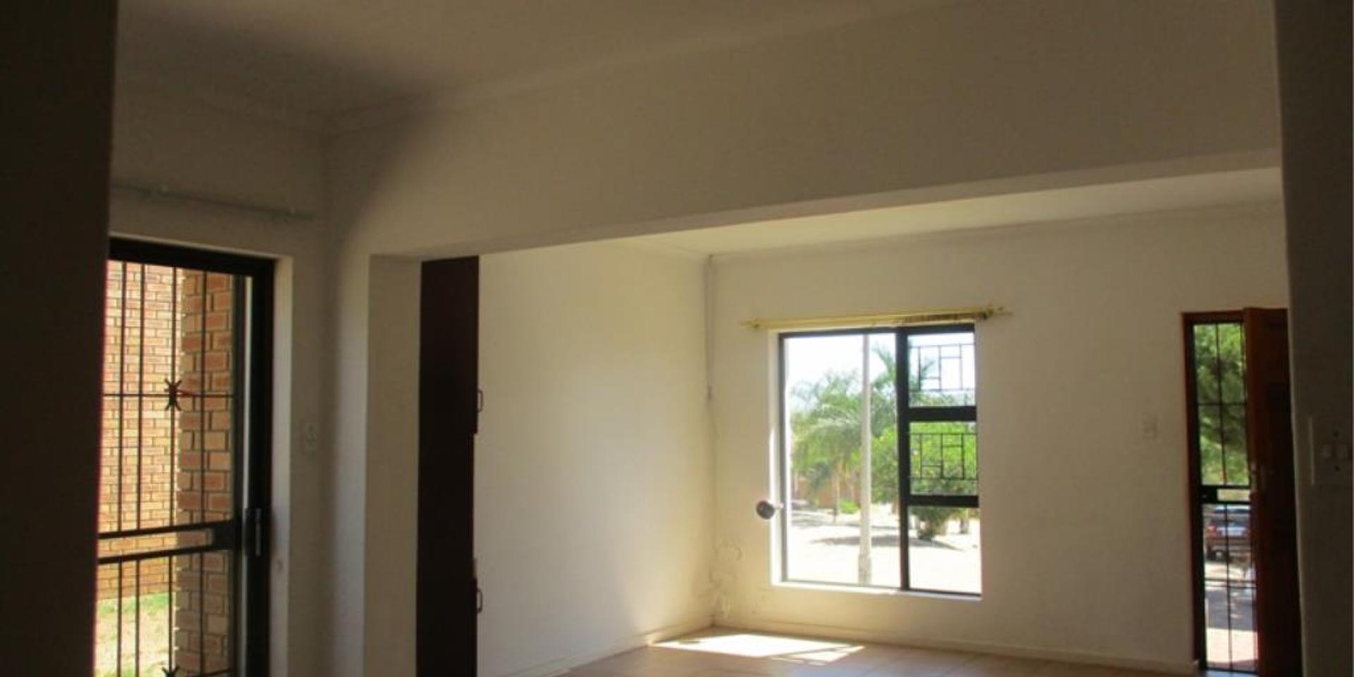 Image 4 of 6