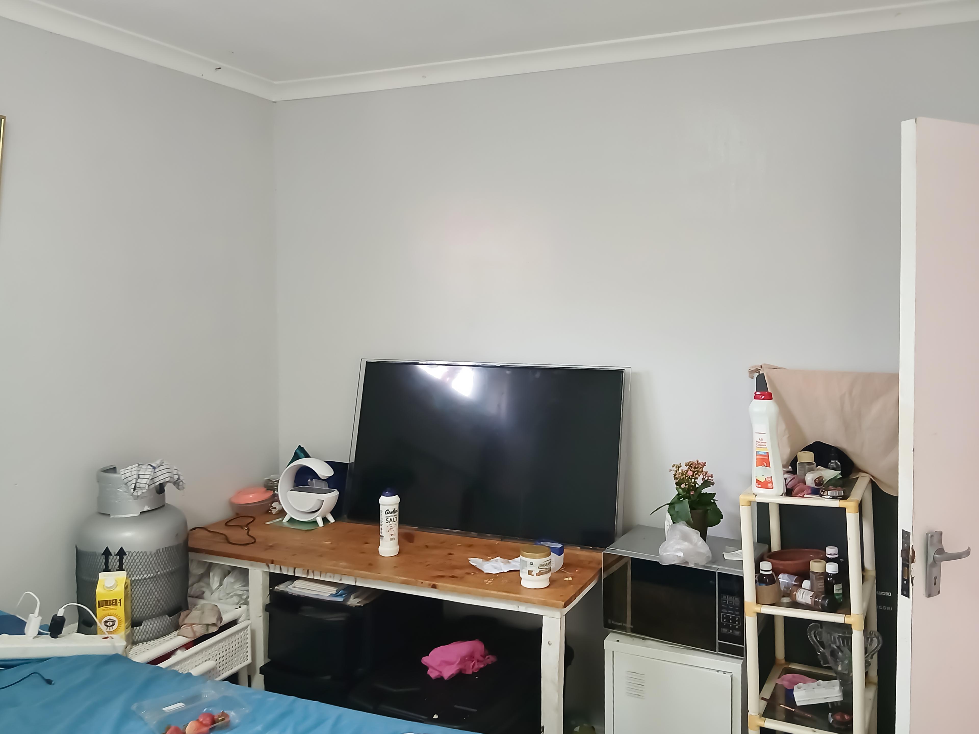 Image 3 of 6