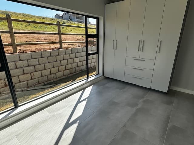Image 4 of 6