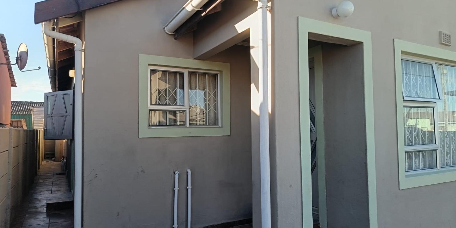 Image 2 of 6