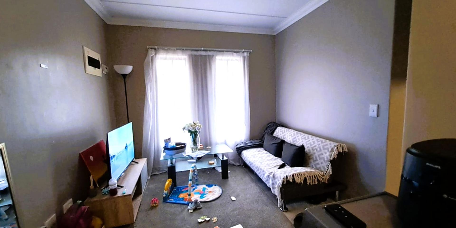 Image 3 of 6