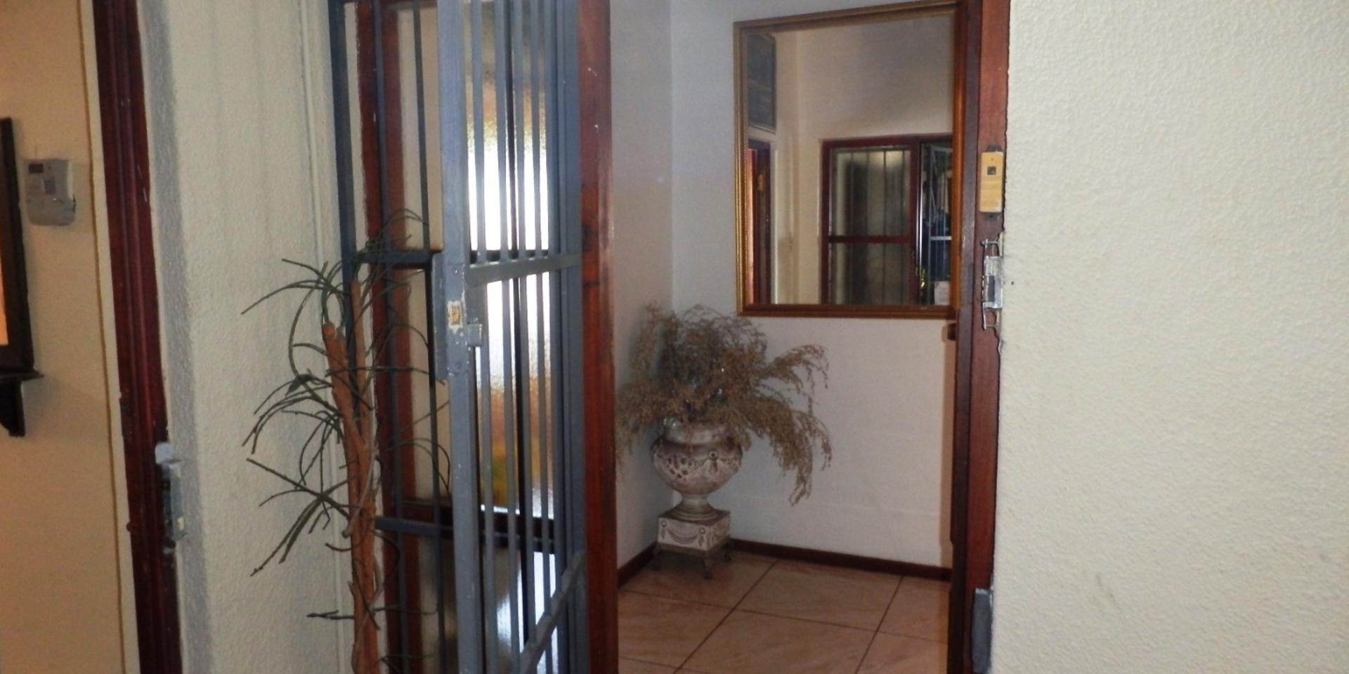 Image 2 of 6