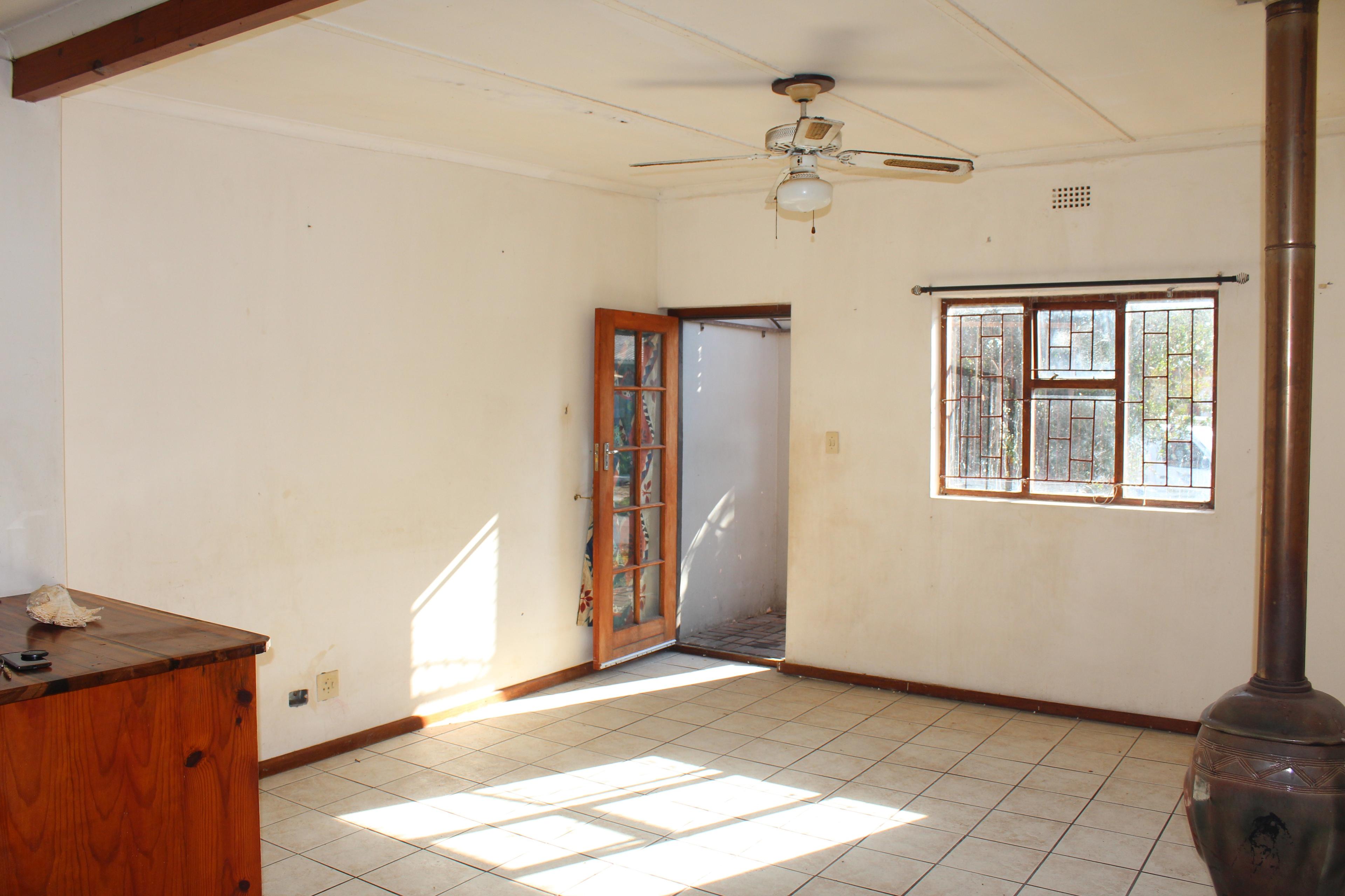 Image 4 of 6
