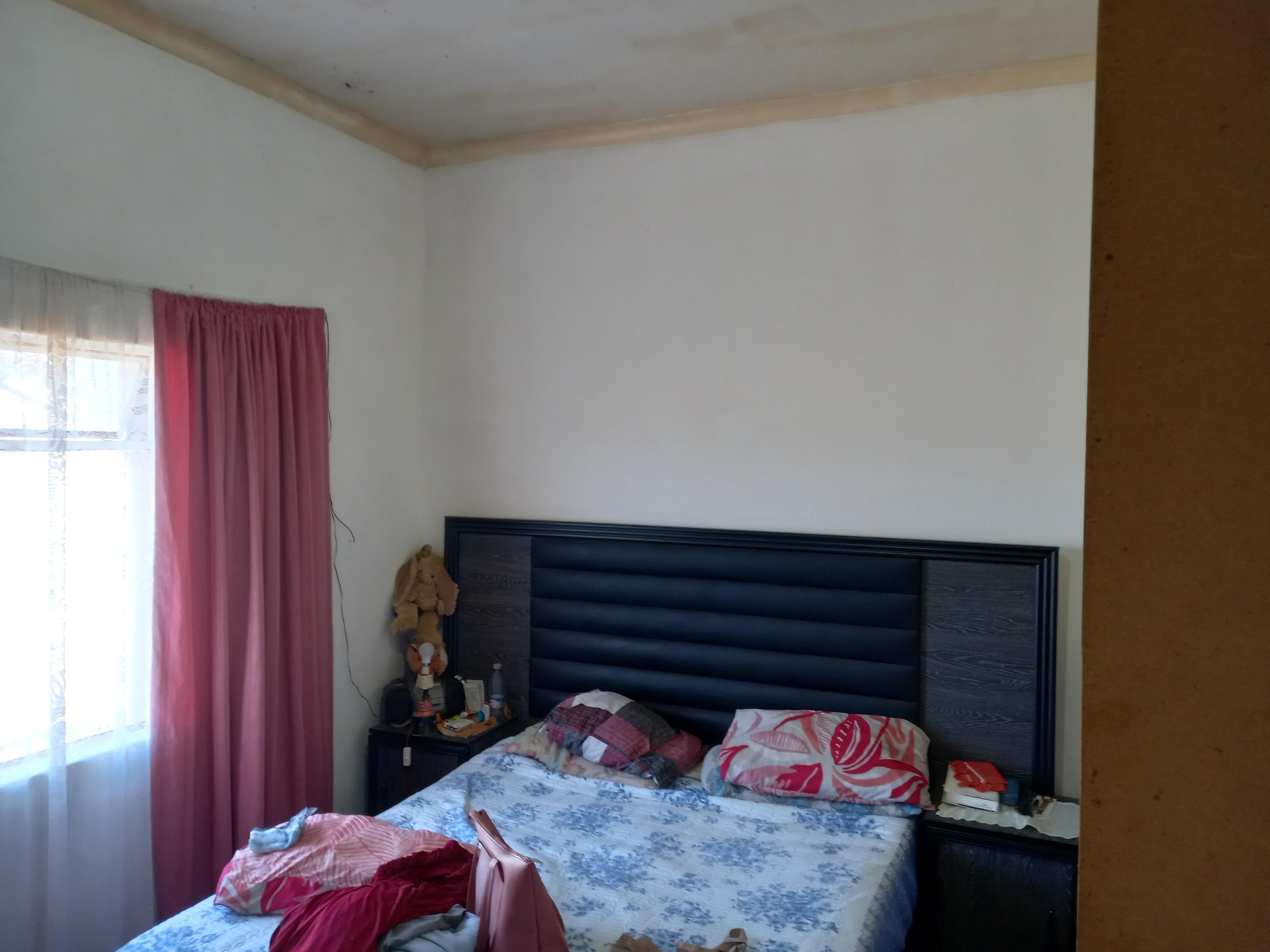 Image 4 of 6