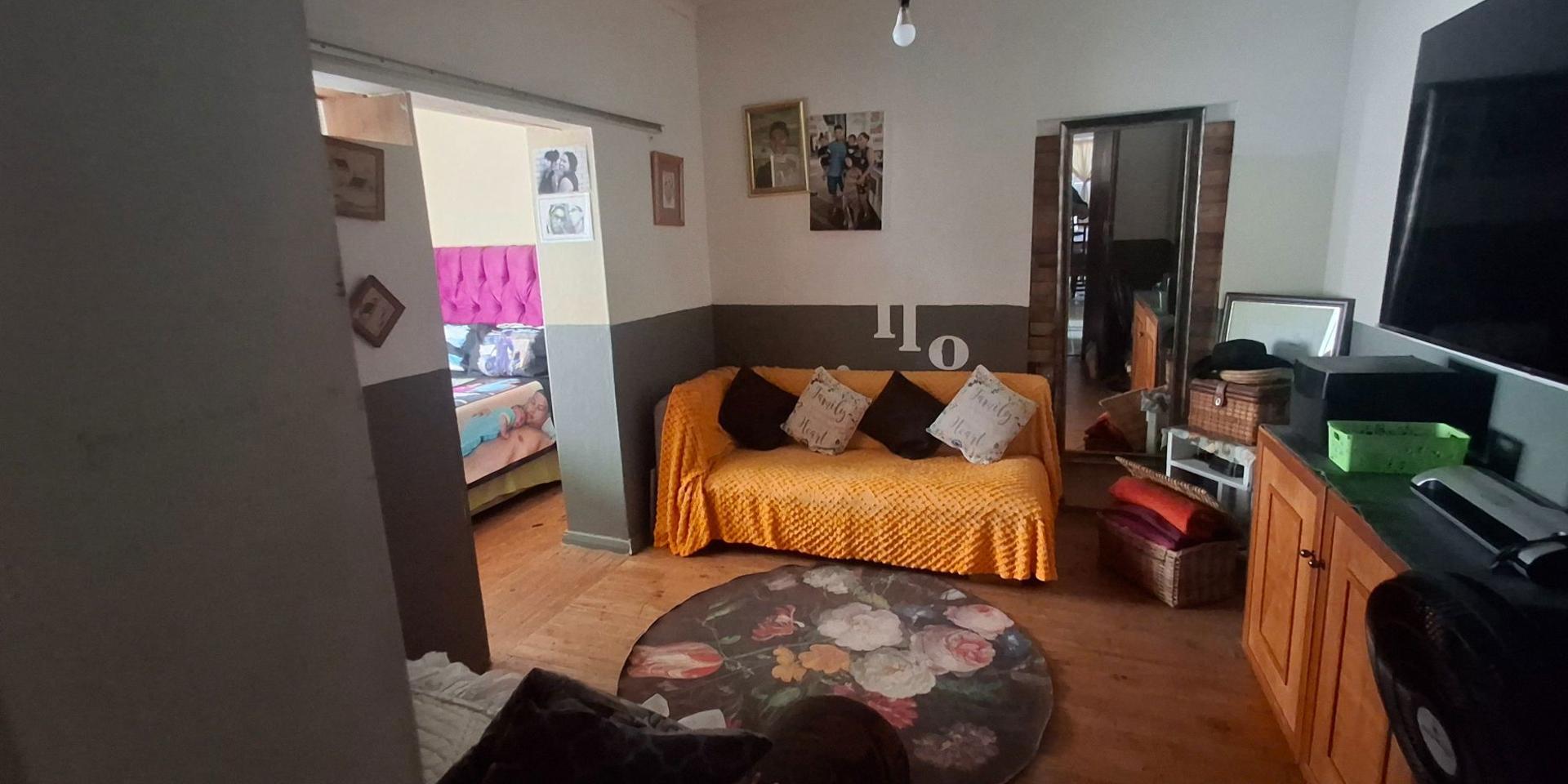 Image 4 of 6
