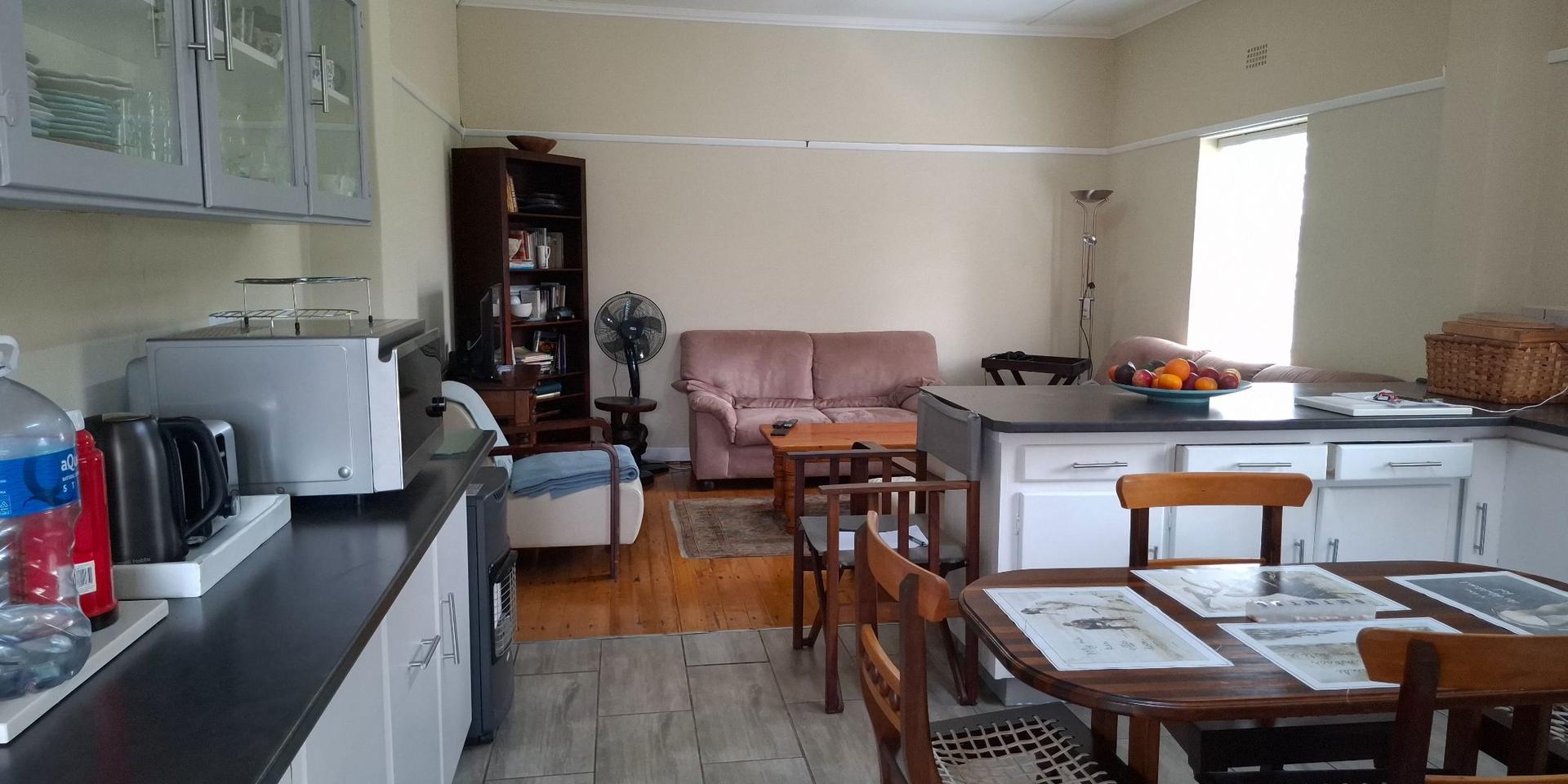 Image 4 of 6