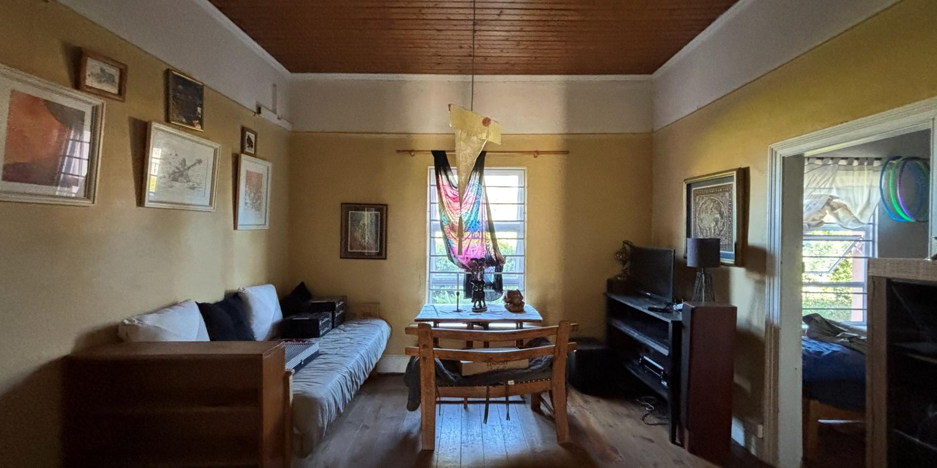 Image 2 of 6