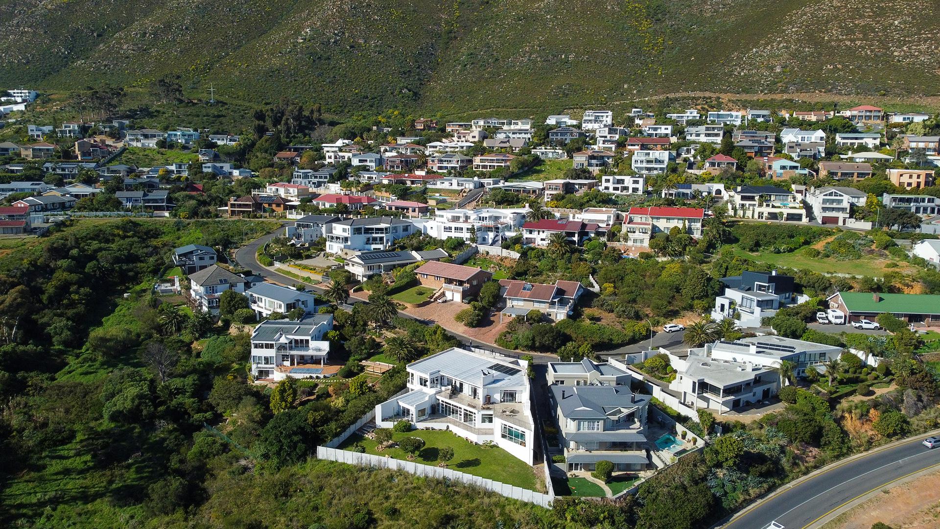 Image 4 of 6