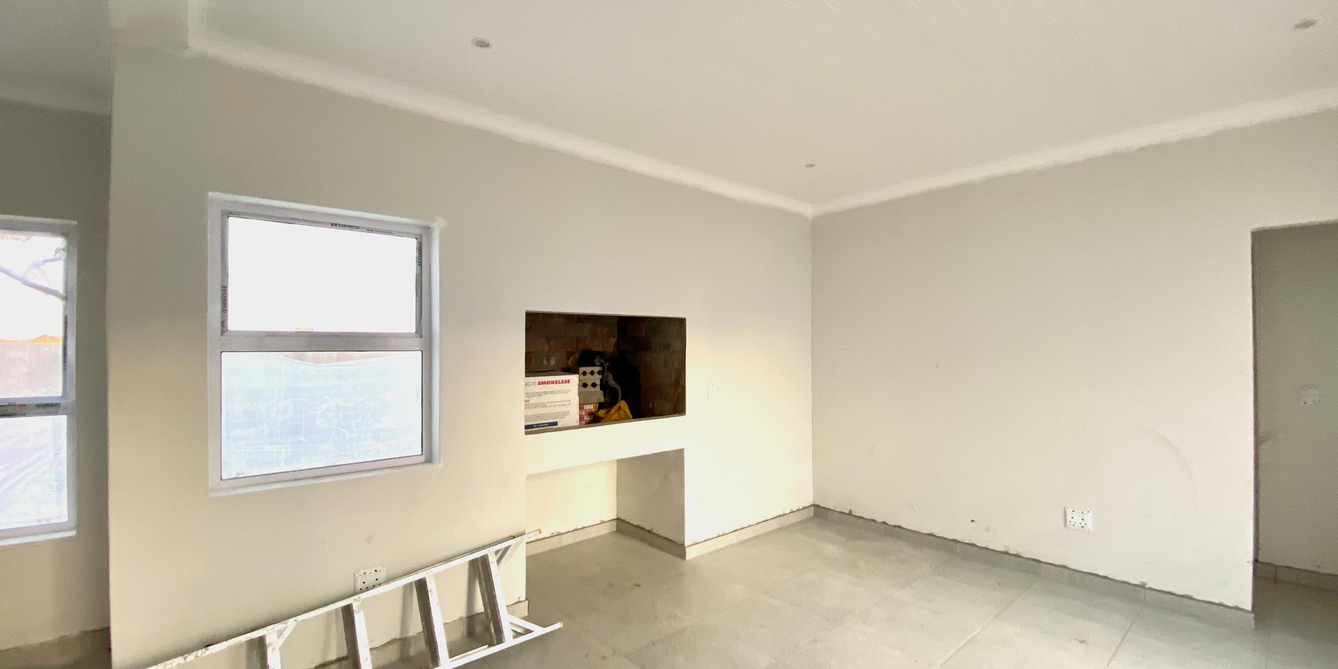 Image 4 of 6