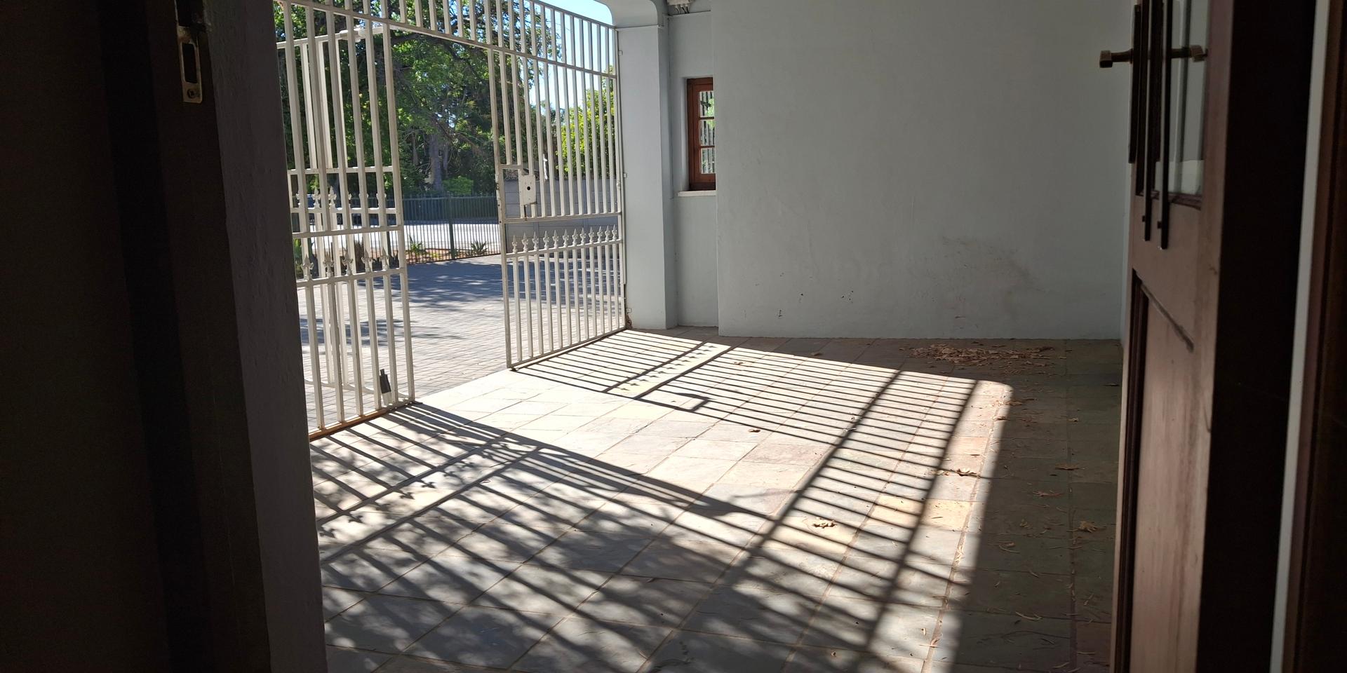 Image 4 of 6