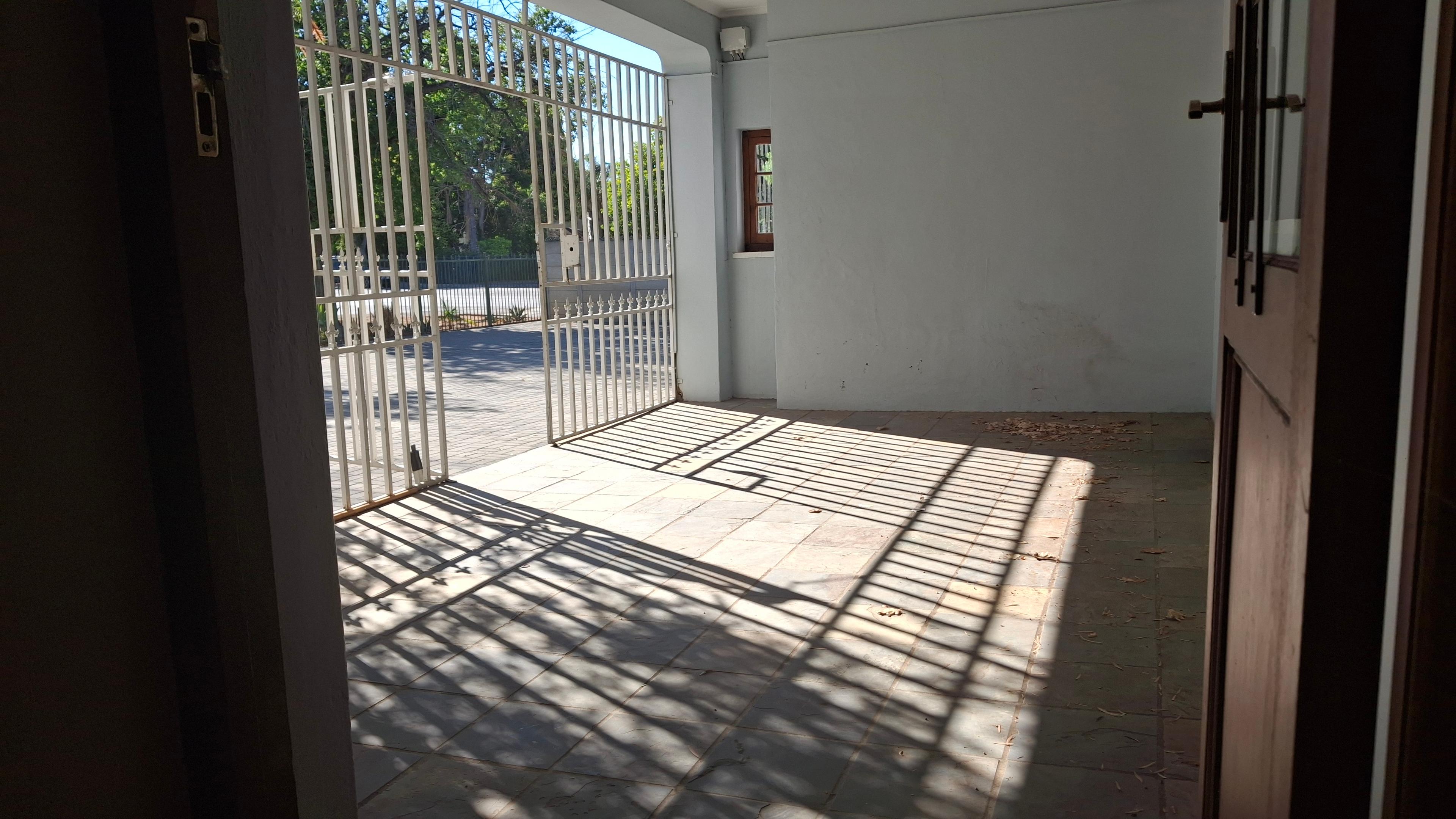 Image 4 of 6