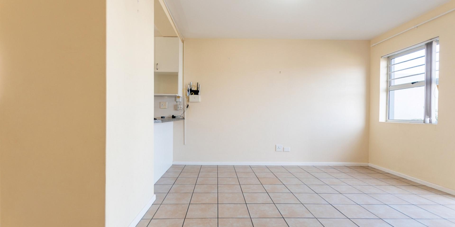Image 4 of 6