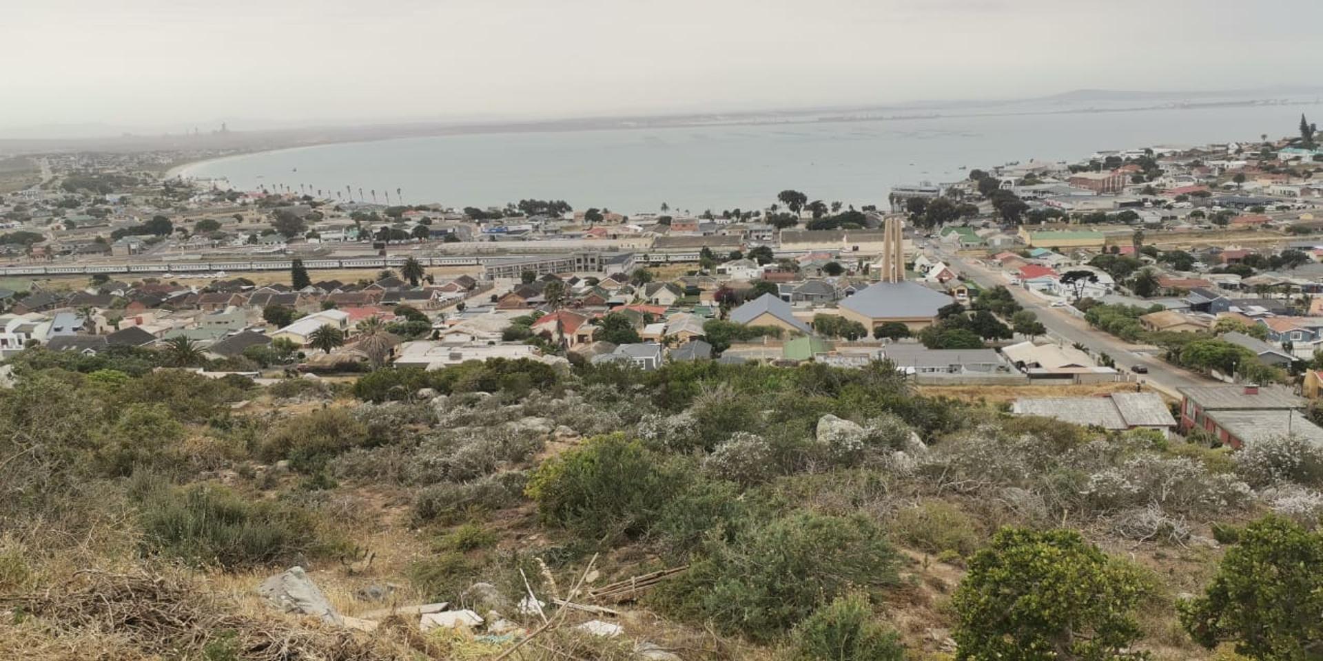 Image 4 of 6