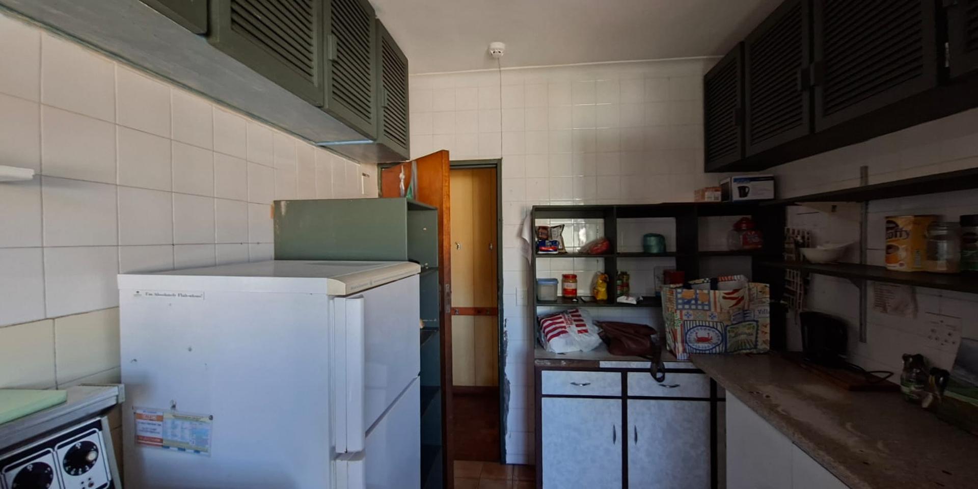 Image 4 of 6