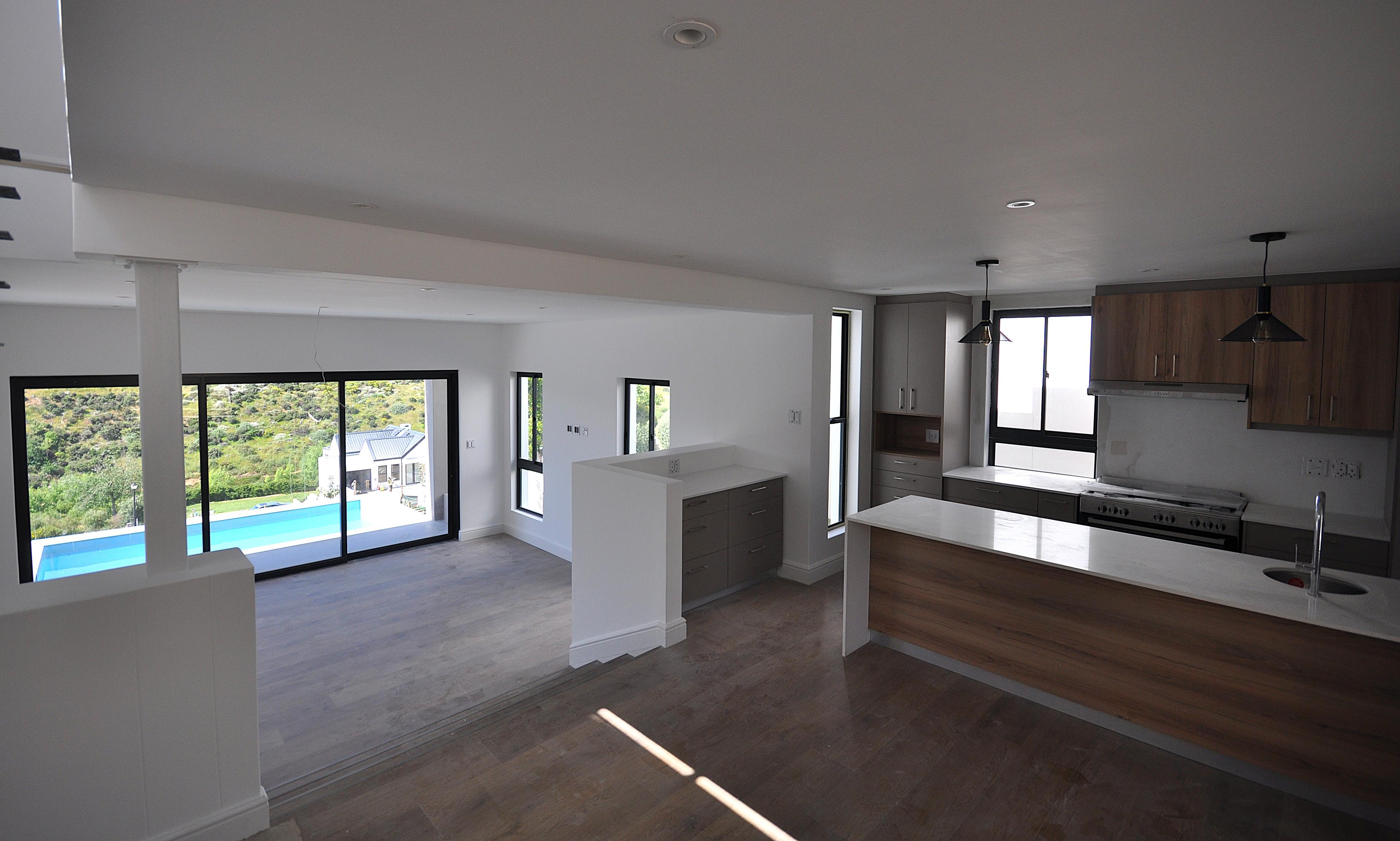 Image 2 of 6