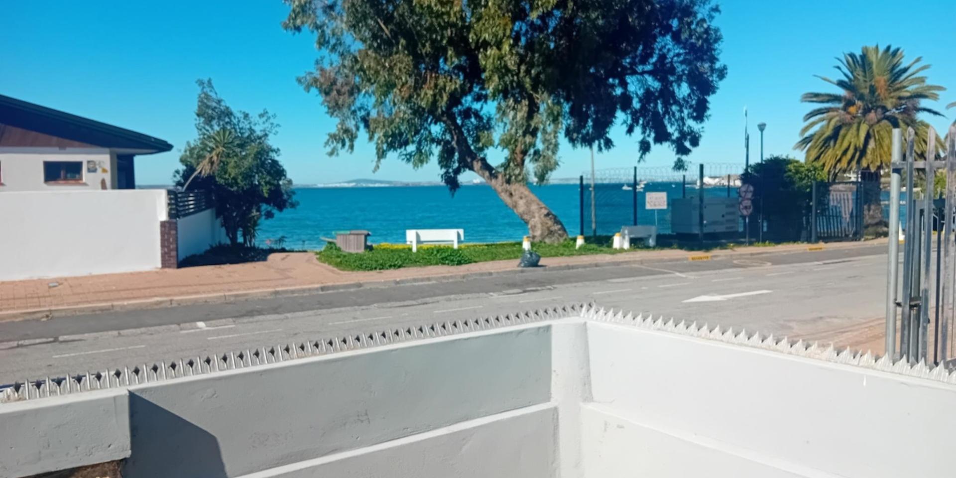 Image 4 of 6