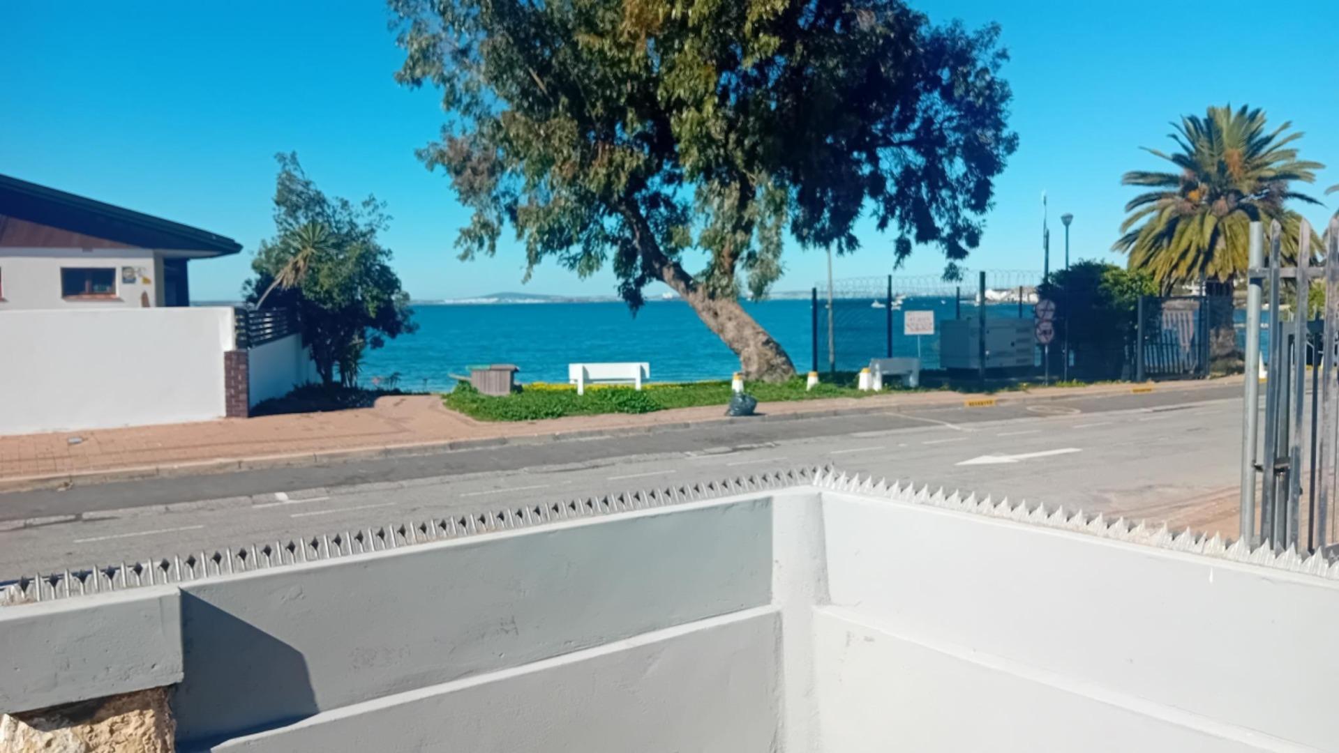 Image 4 of 6