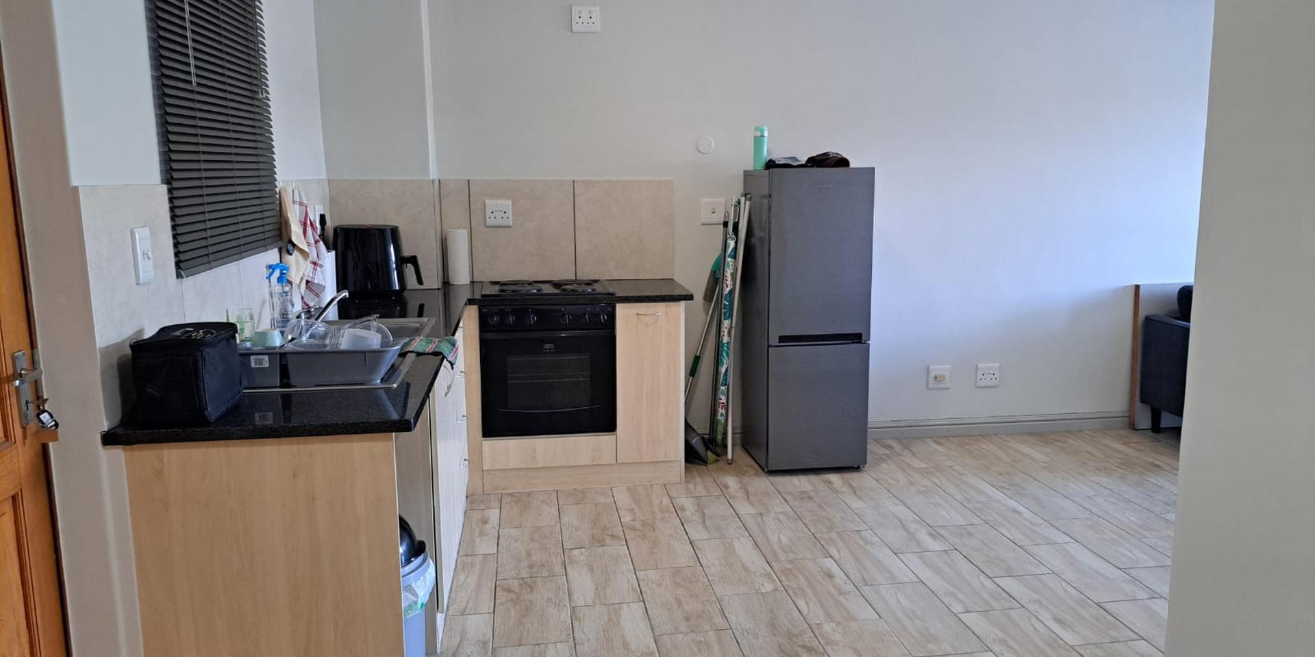 Image 3 of 6