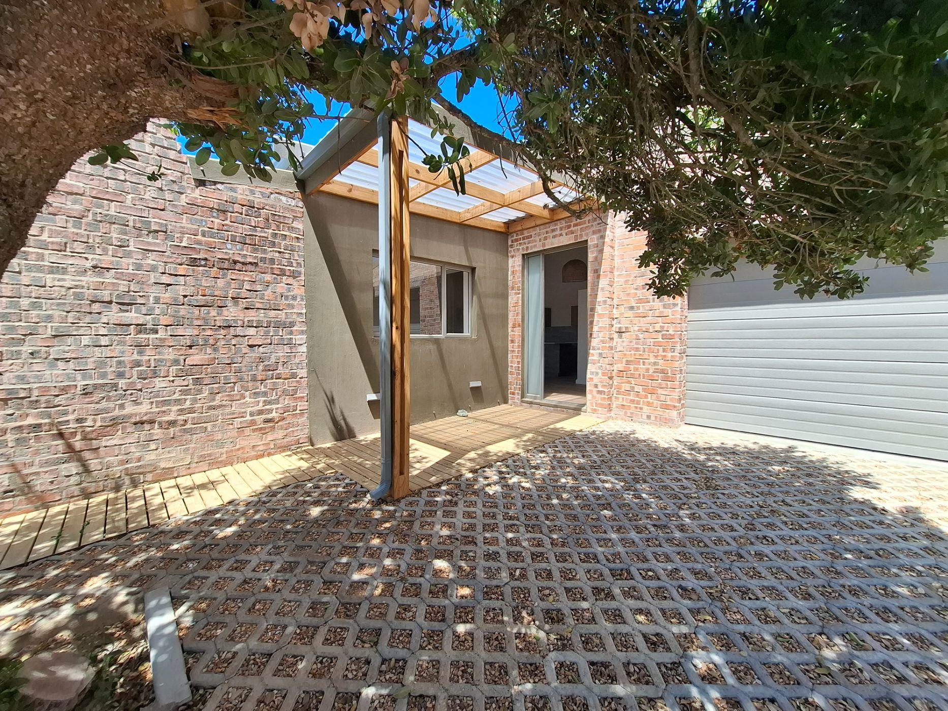 Image 4 of 6
