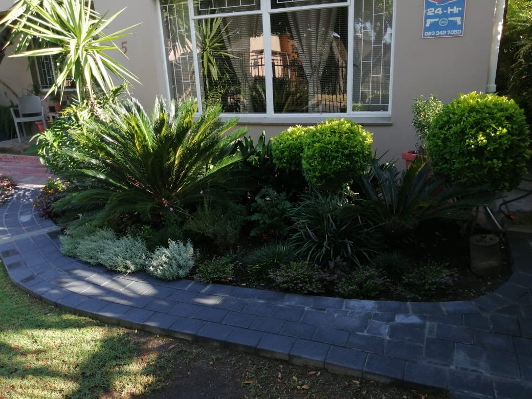 Image 4 of 6