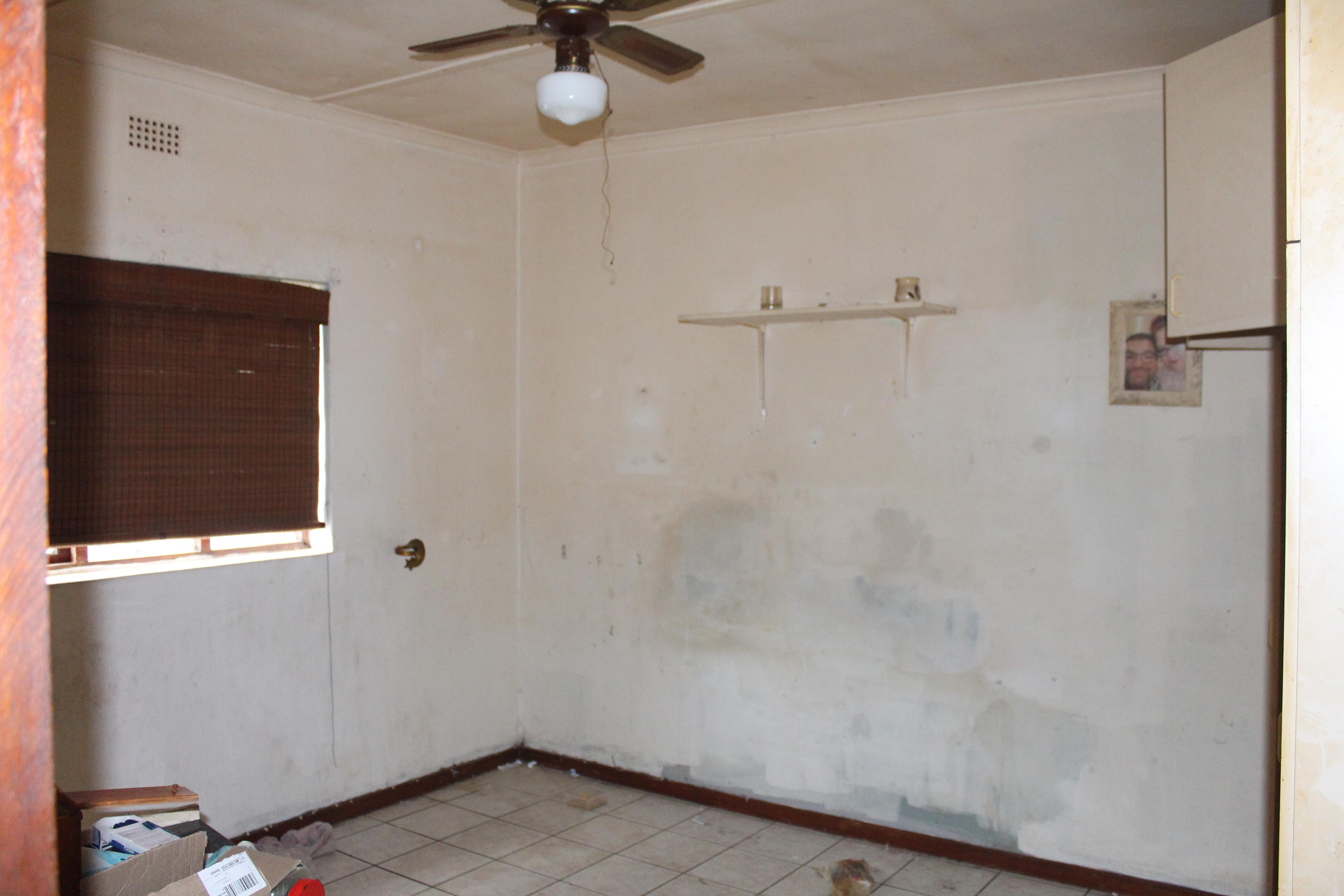 Image 3 of 6
