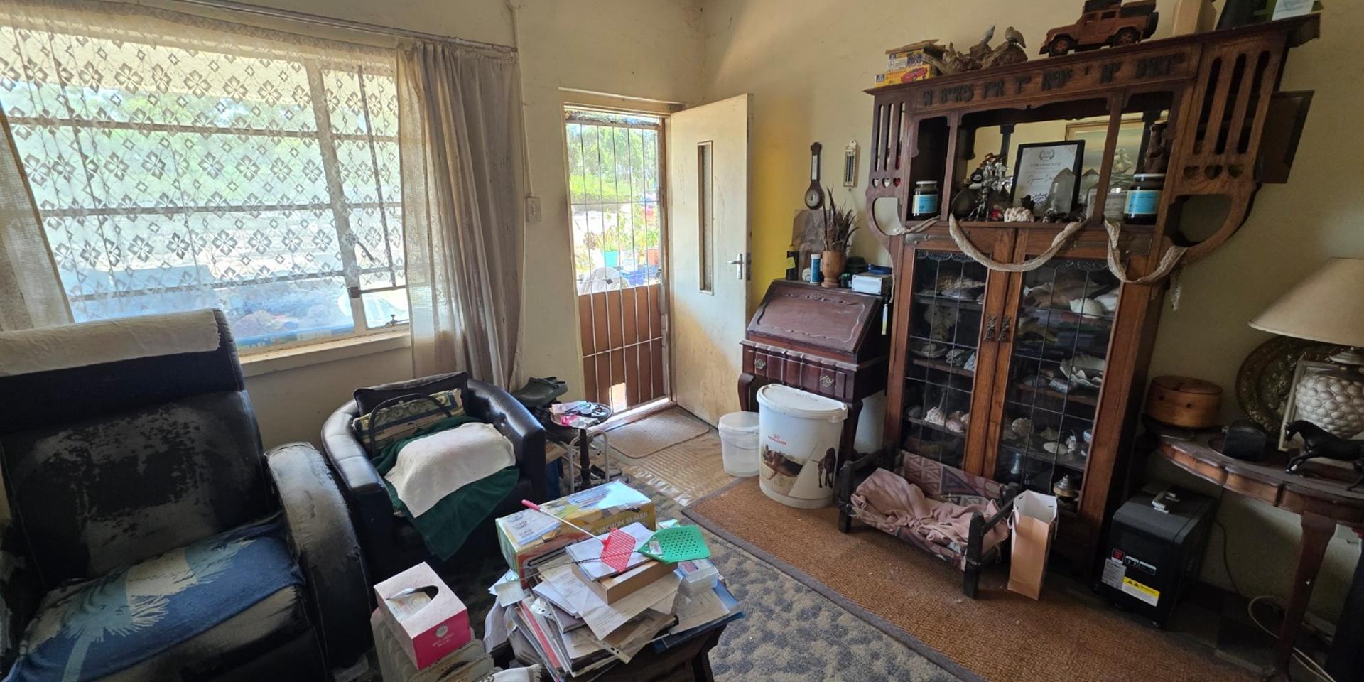 Image 2 of 6