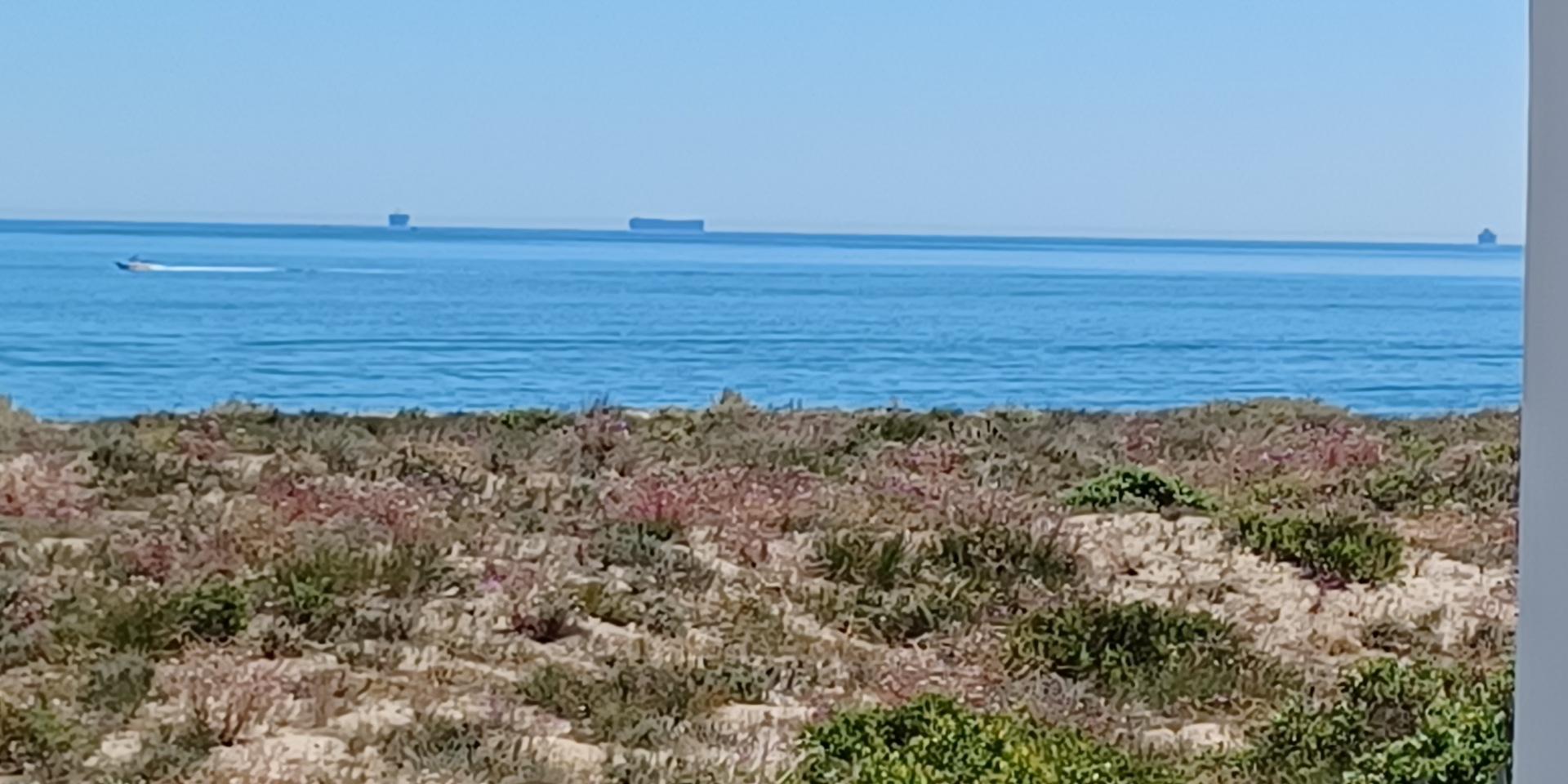 Image 2 of 6