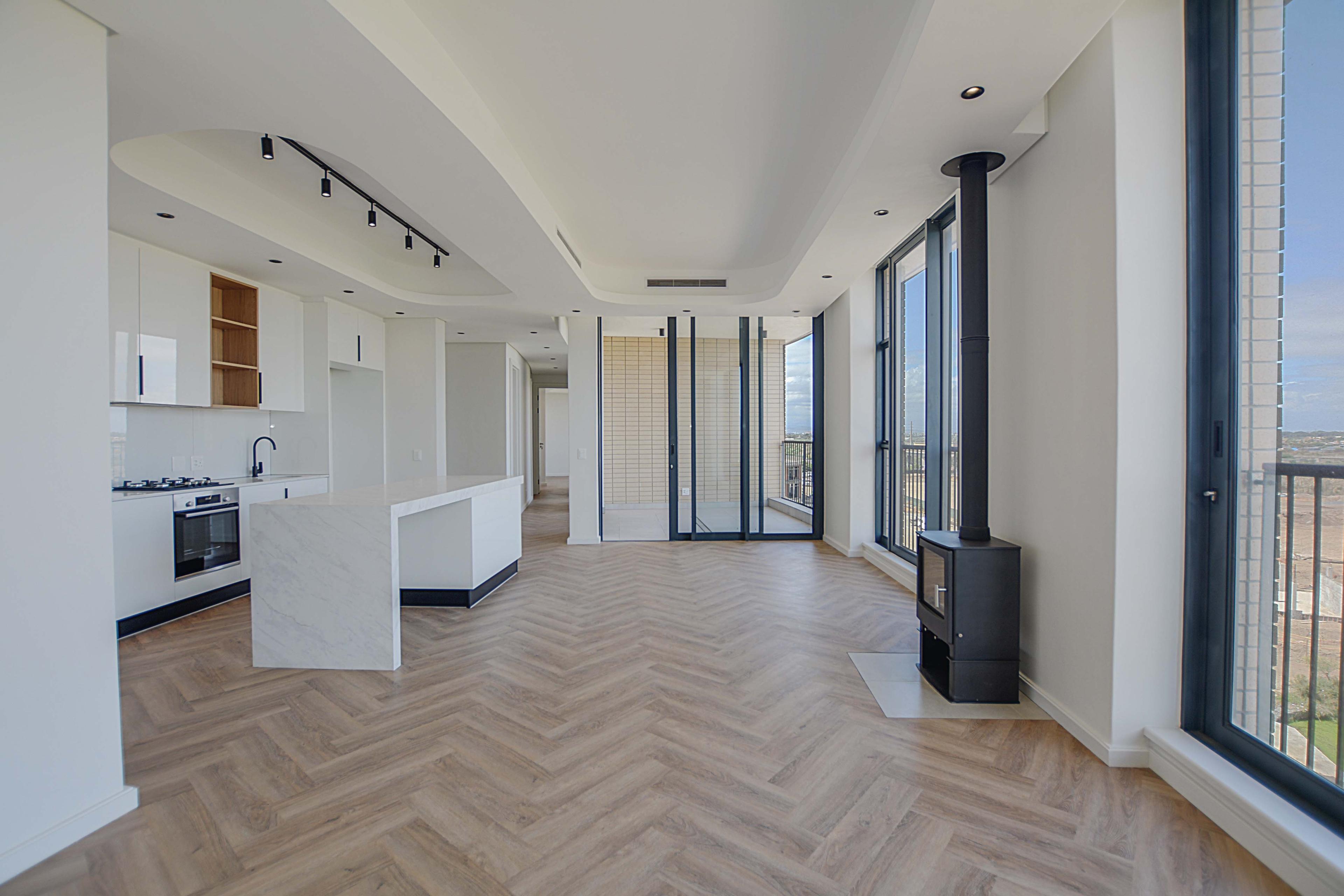 Image 2 of 6