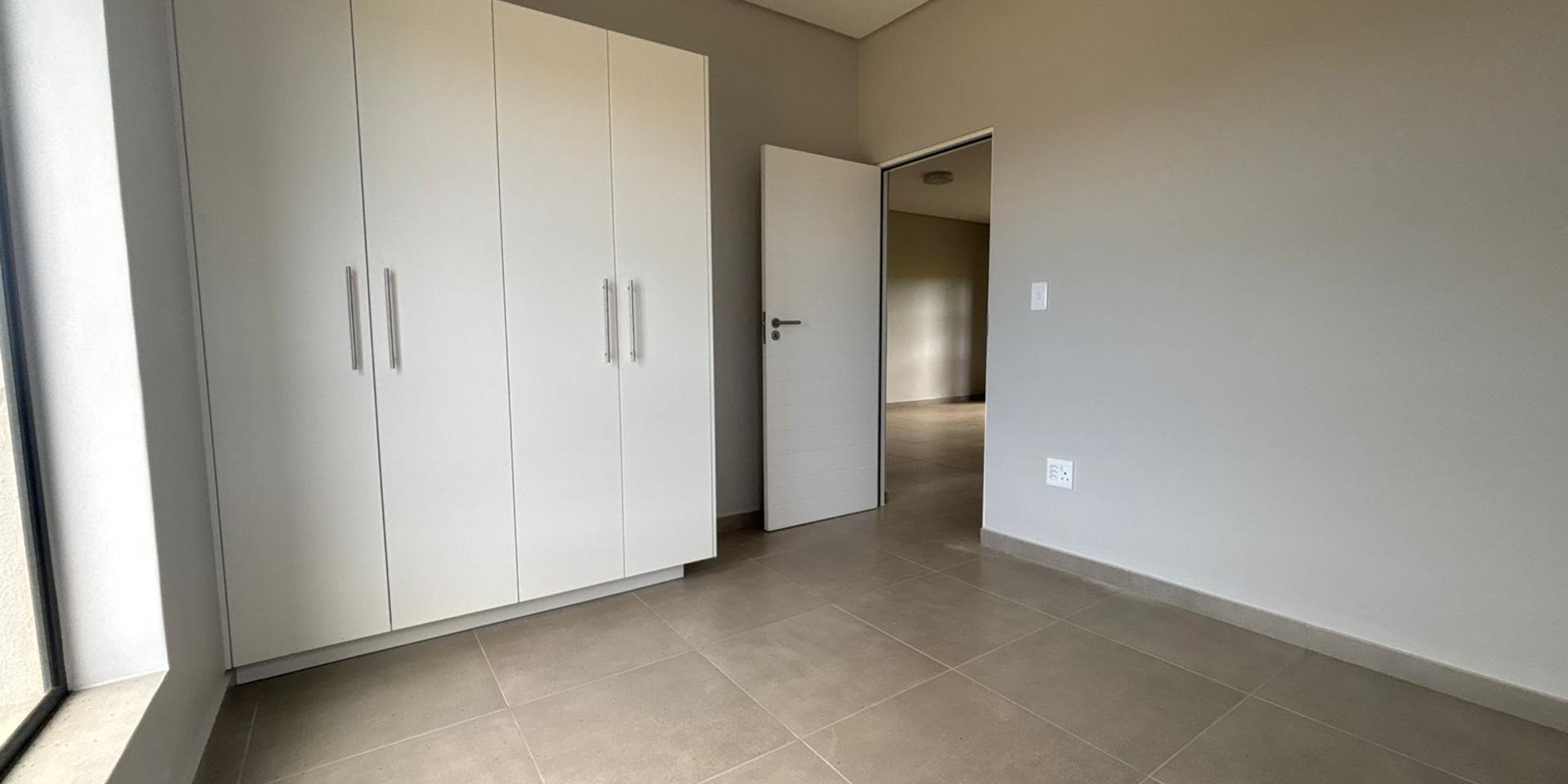 Image 4 of 6