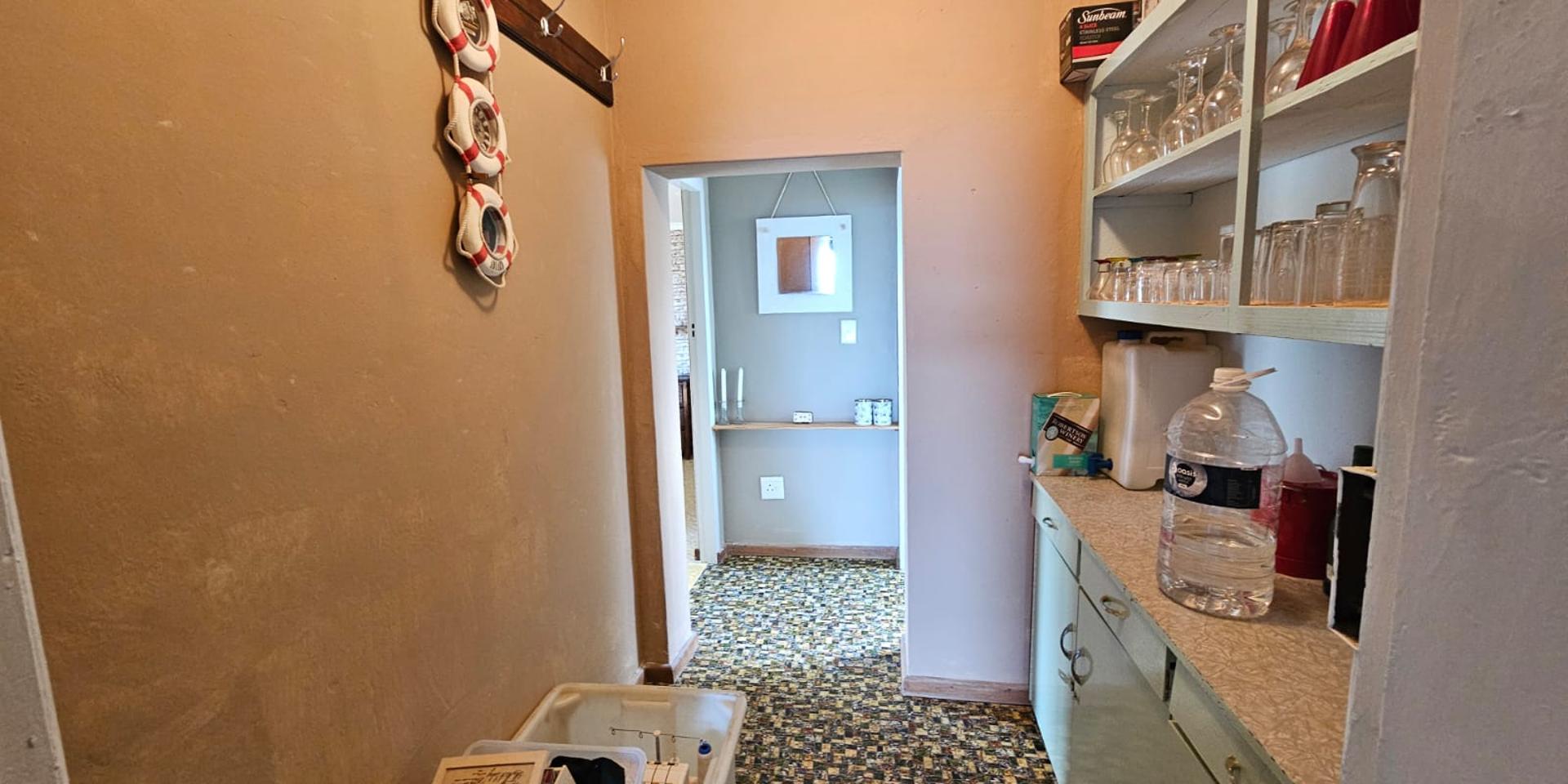 Image 3 of 6